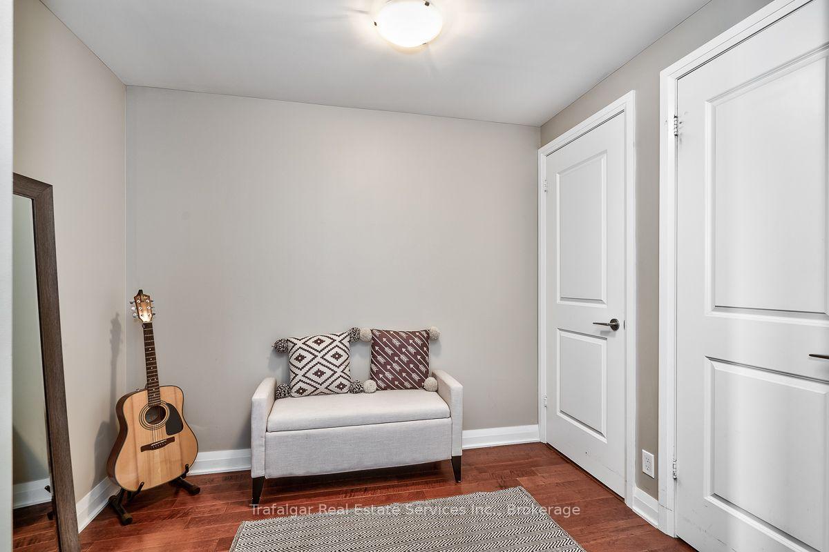 Photo 5 of Unit 512, 1055 Southdown Road, Mississauga, Clarkson — HOMEH