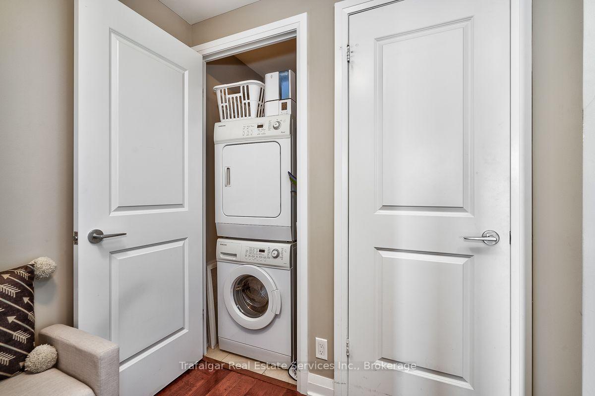 Photo 7 of Unit 512, 1055 Southdown Road, Mississauga, Clarkson — HOMEH