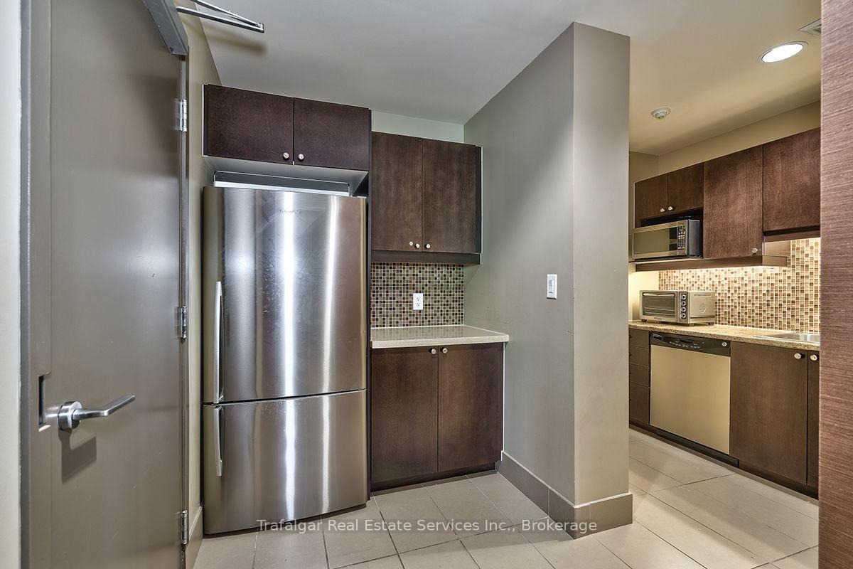 Photo 18 of Unit 512, 1055 Southdown Road, Mississauga, Clarkson — HOMEH