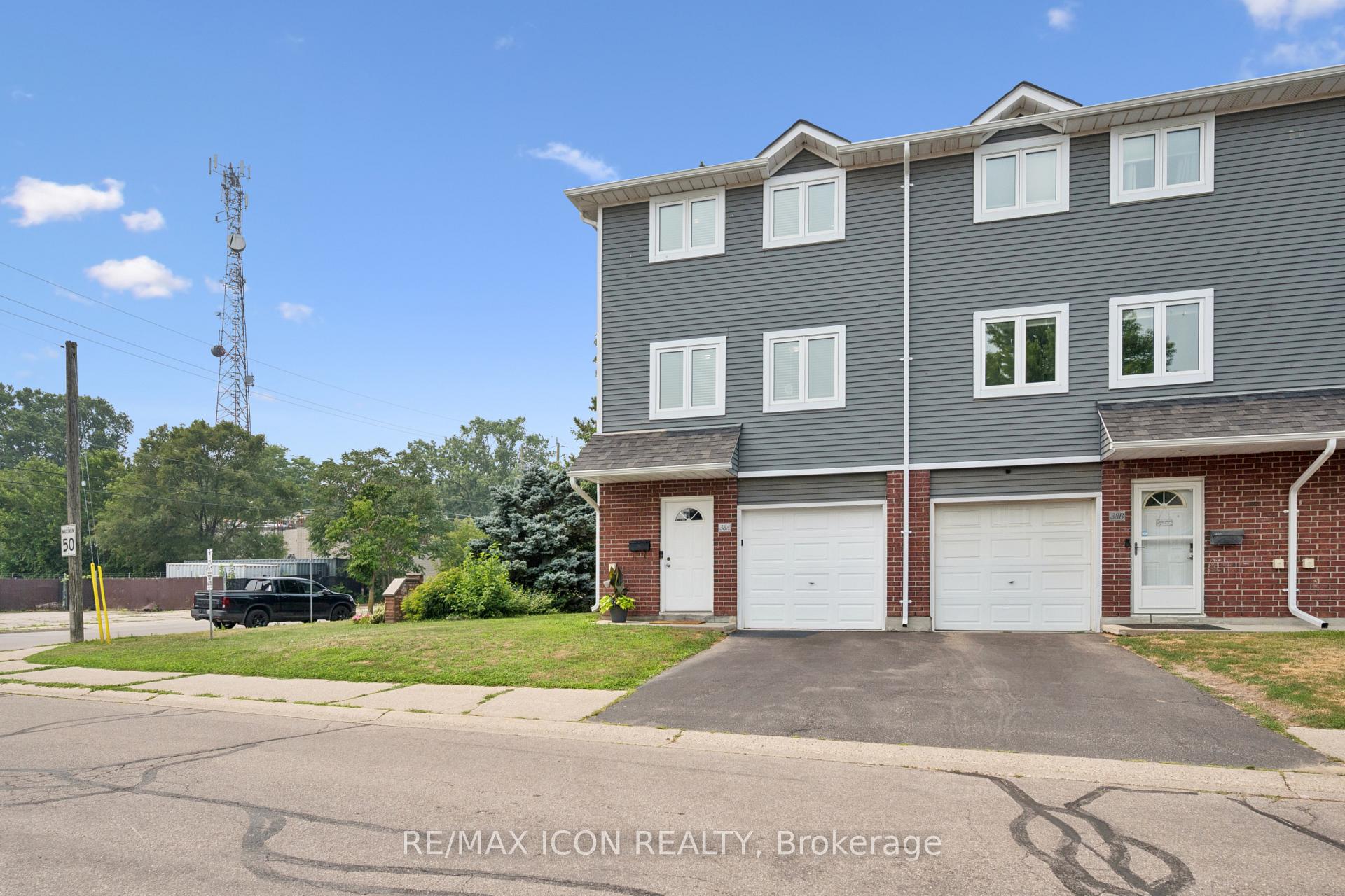 Photo 4 of Unit A, 38 Harris Avenue, Brantford, Braneida Industrial Park — HOMEH