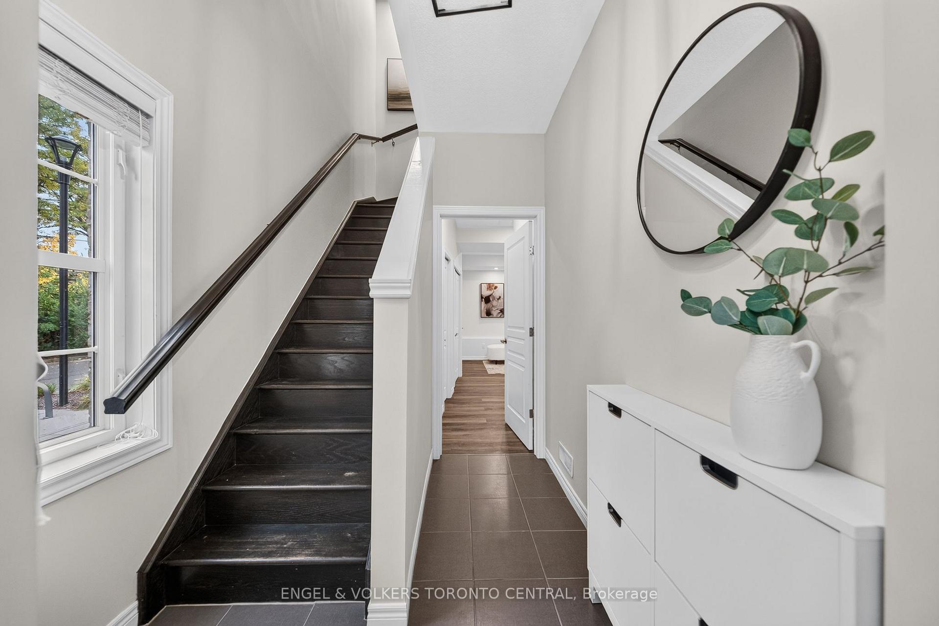 Photo 5 of 3 Oxfordshire Lane, Kitchener, Mount Hope Huron Park — HOMEH
