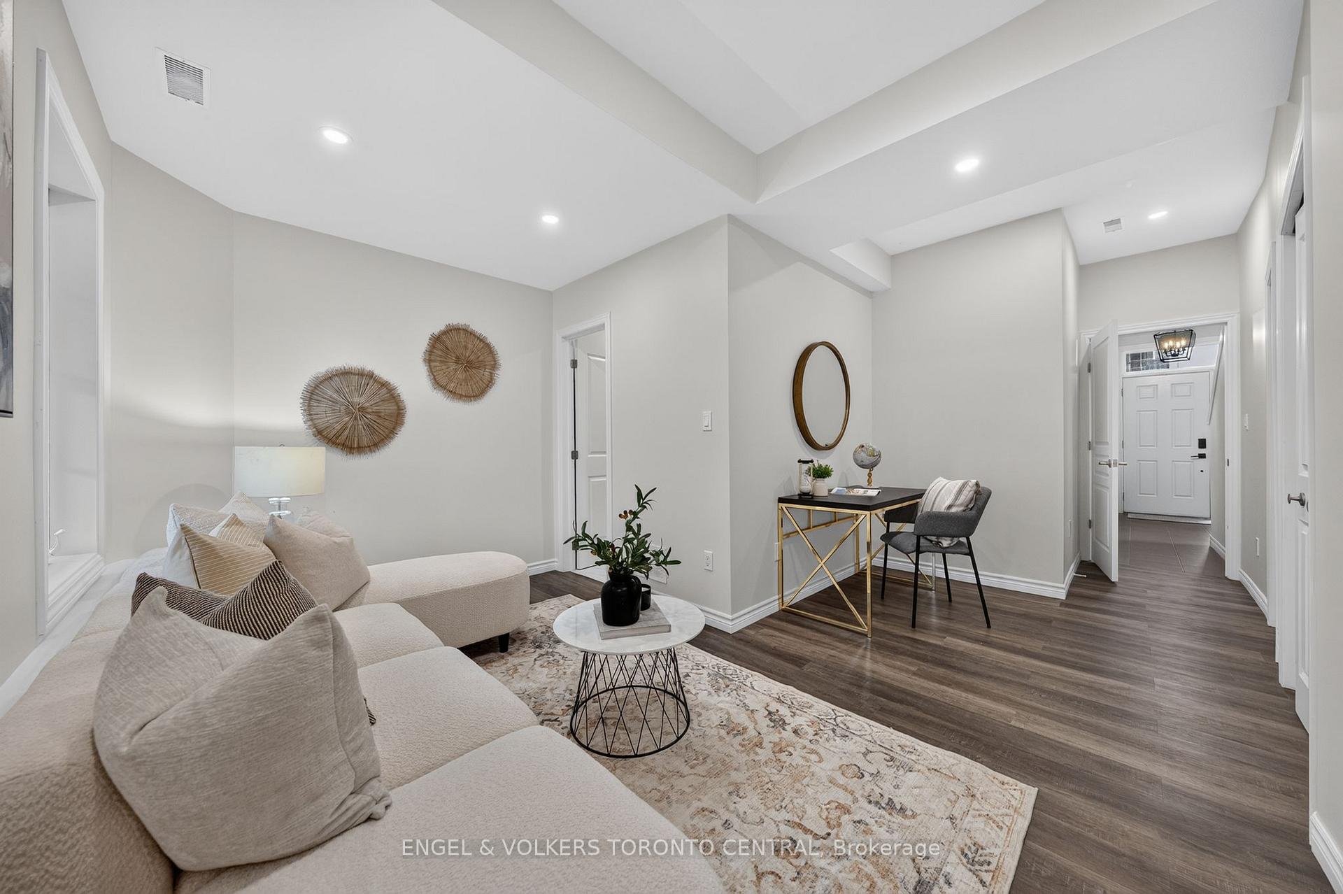 Photo 11 of 3 Oxfordshire Lane, Kitchener, Mount Hope Huron Park — HOMEH