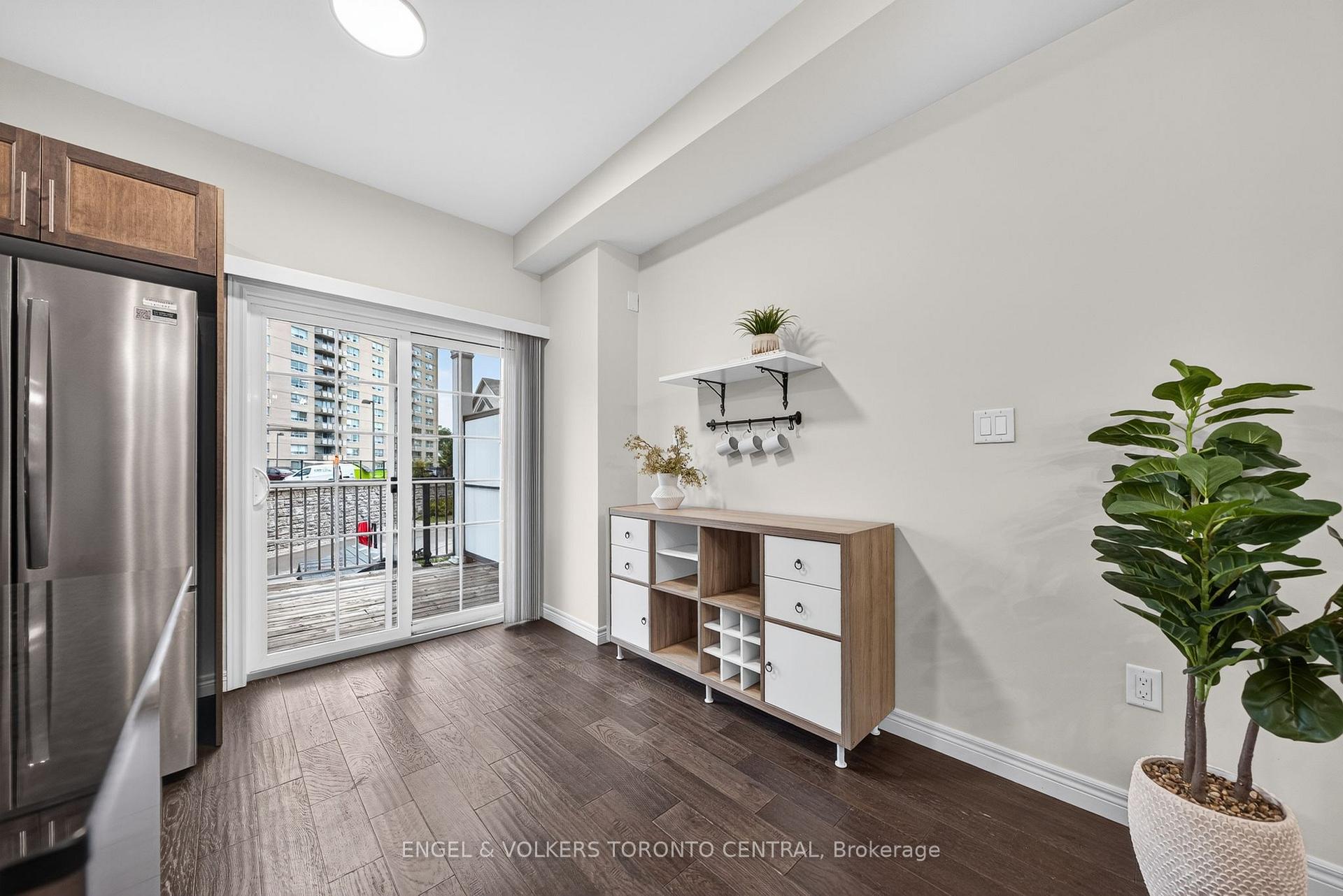Photo 23 of 3 Oxfordshire Lane, Kitchener, Mount Hope Huron Park — HOMEH