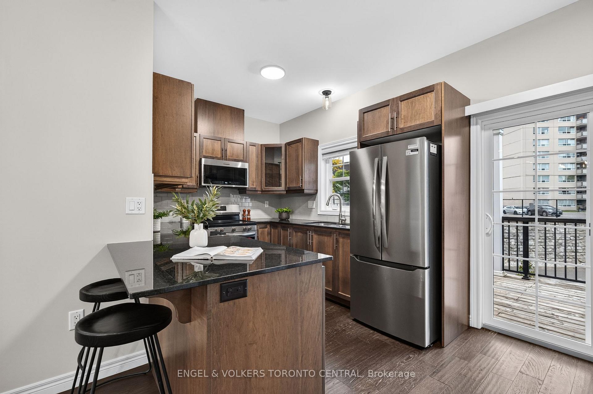 Photo 25 of 3 Oxfordshire Lane, Kitchener, Mount Hope Huron Park — HOMEH