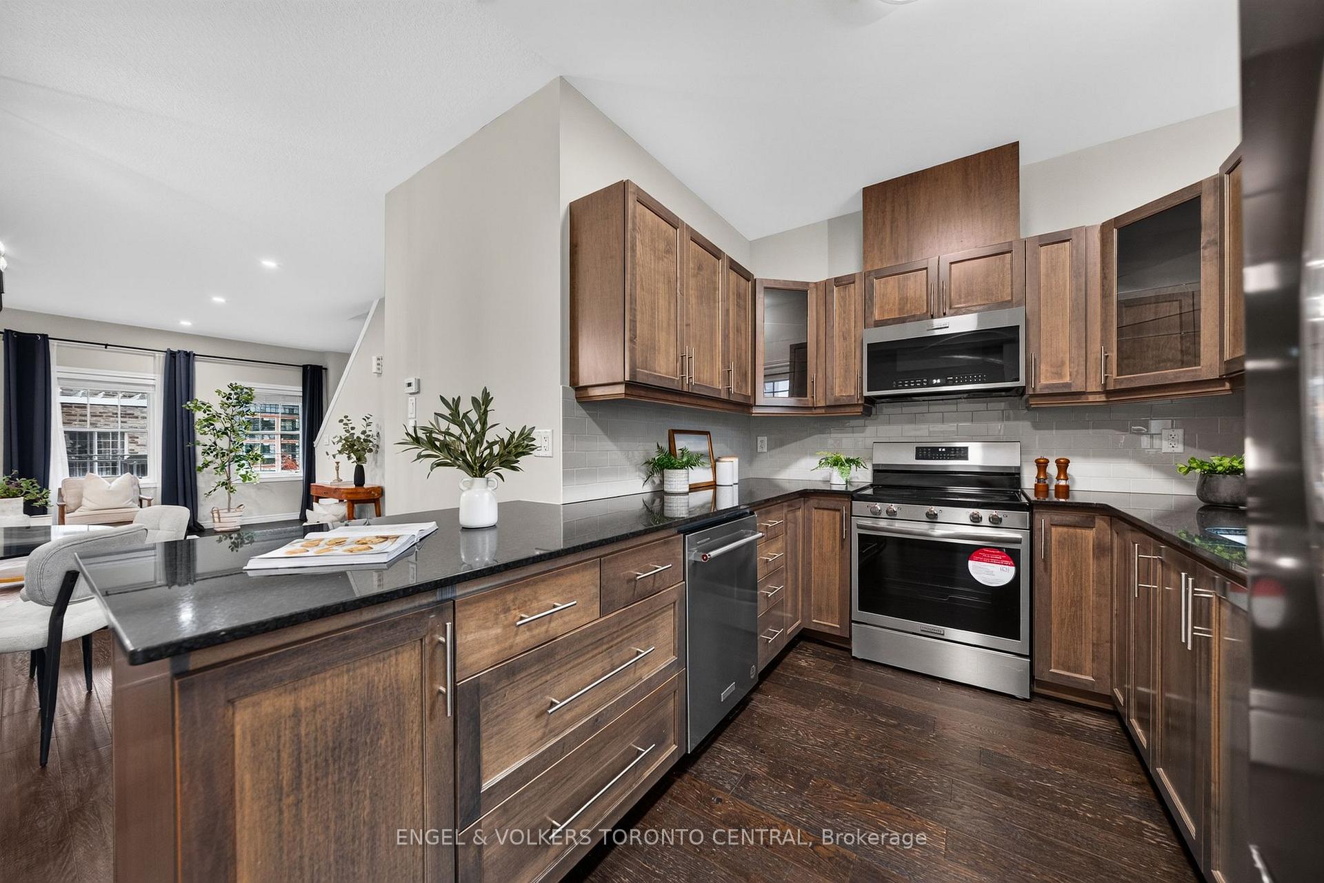 Photo 28 of 3 Oxfordshire Lane, Kitchener, Mount Hope Huron Park — HOMEH