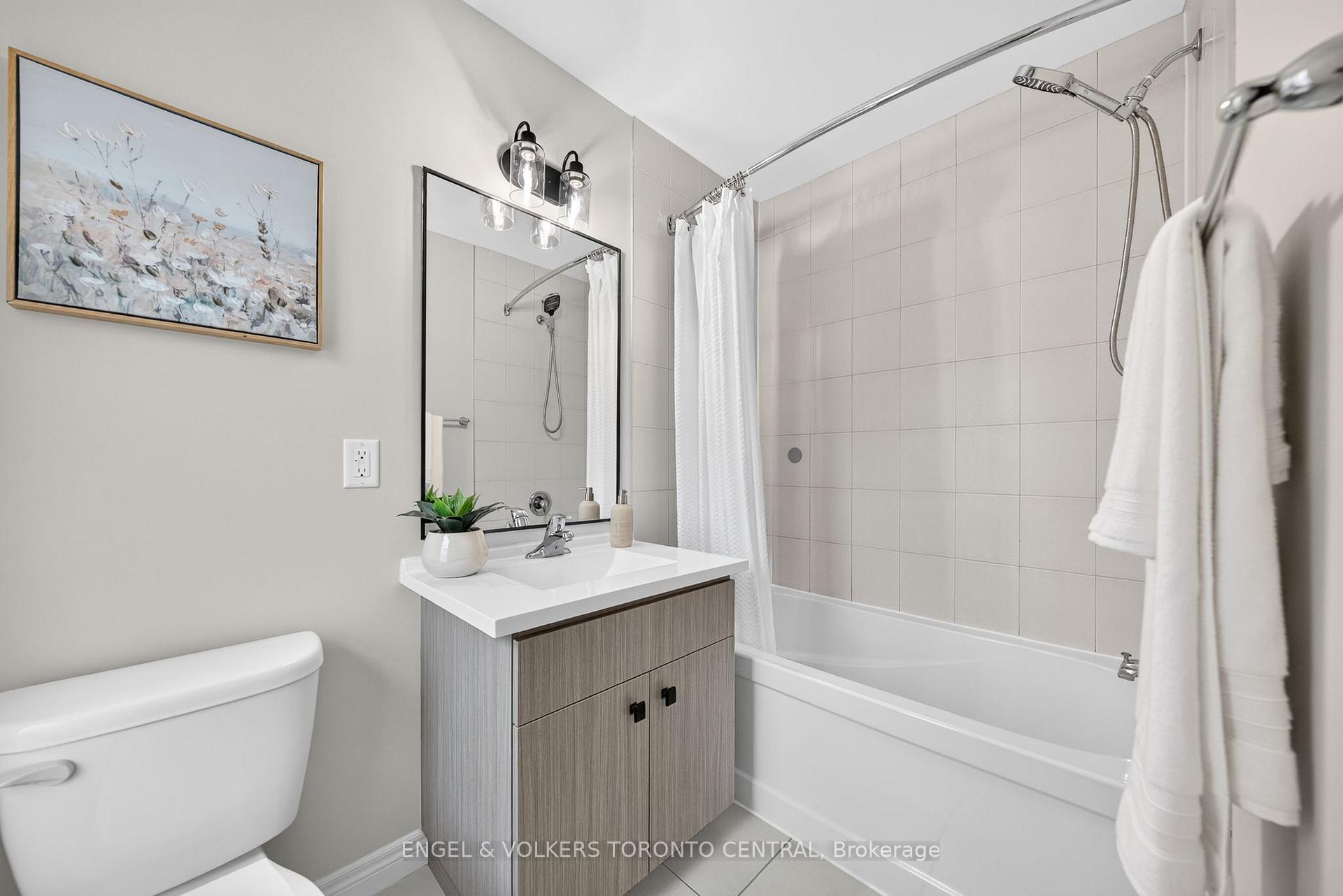 Photo 35 of 3 Oxfordshire Lane, Kitchener, Mount Hope Huron Park — HOMEH