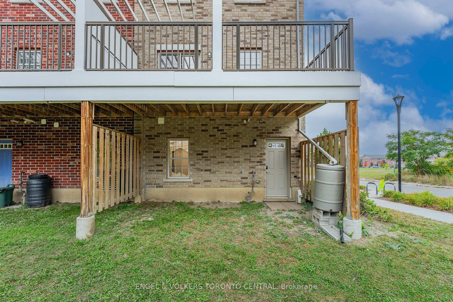 Photo 44 of 3 Oxfordshire Lane, Kitchener, Mount Hope Huron Park — HOMEH