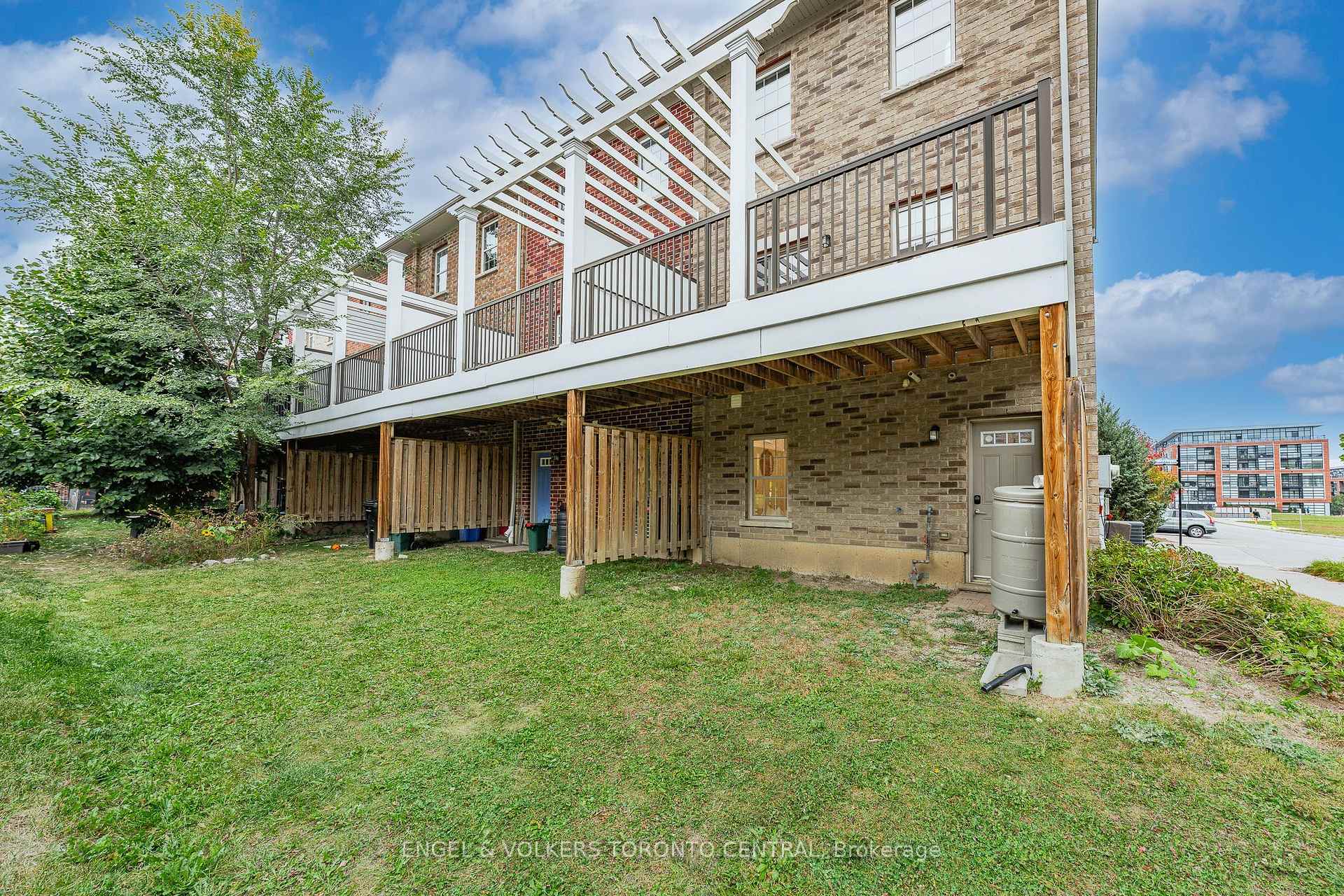 Photo 46 of 3 Oxfordshire Lane, Kitchener, Mount Hope Huron Park — HOMEH