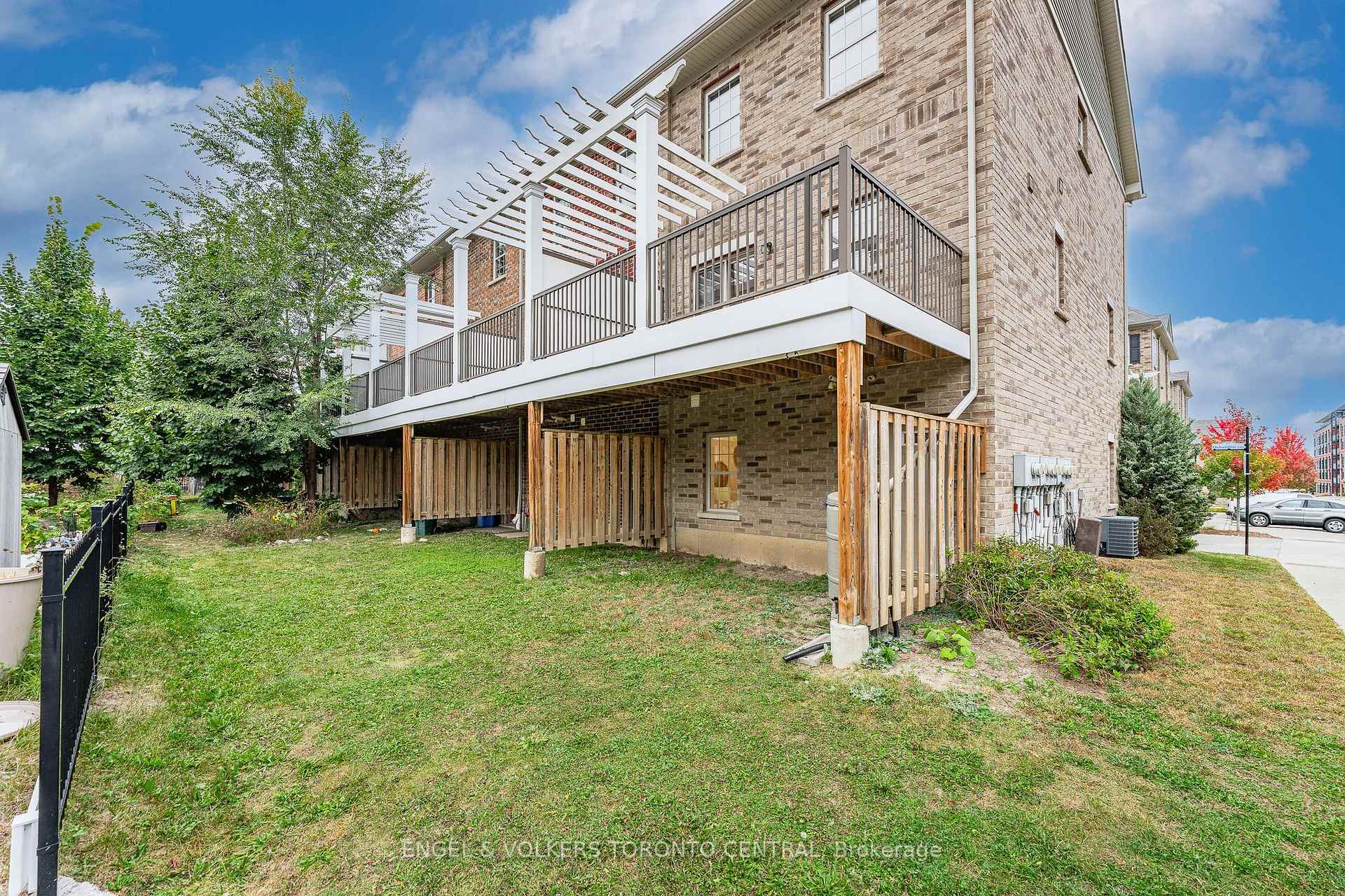 Photo 47 of 3 Oxfordshire Lane, Kitchener, Mount Hope Huron Park — HOMEH