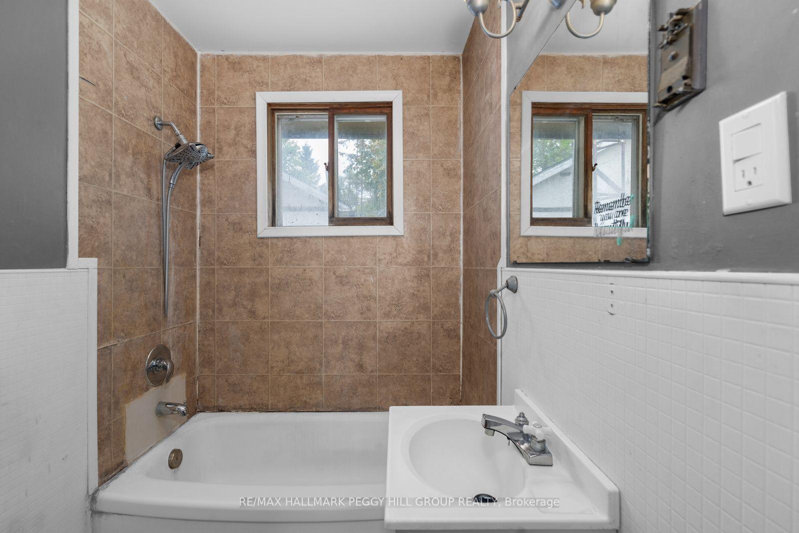 Photo 9 of 20 61st Street S, Wasaga Beach — HOMEH