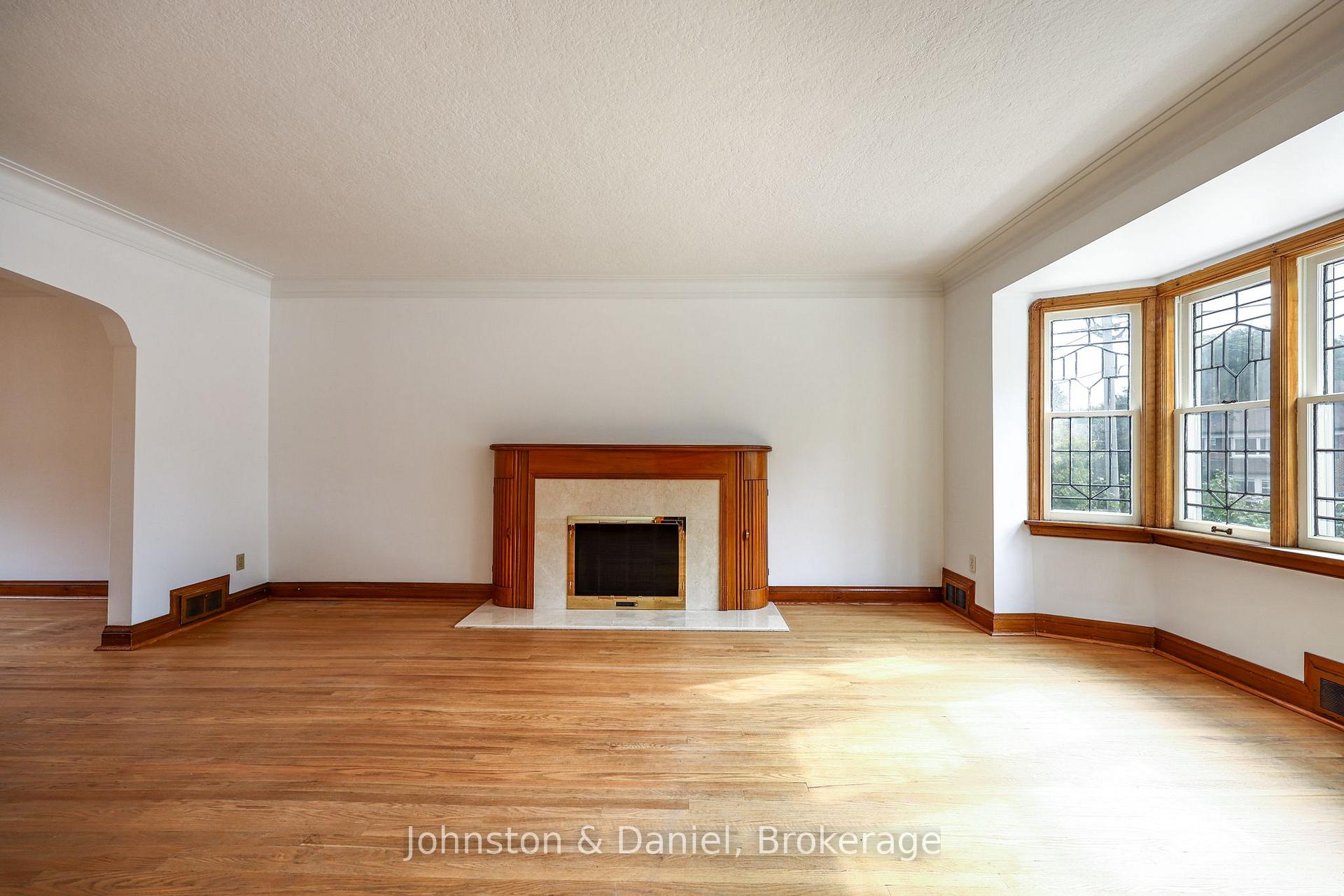Photo 5 of 14 Annesley Avenue, Toronto, Leaside — HOMEH