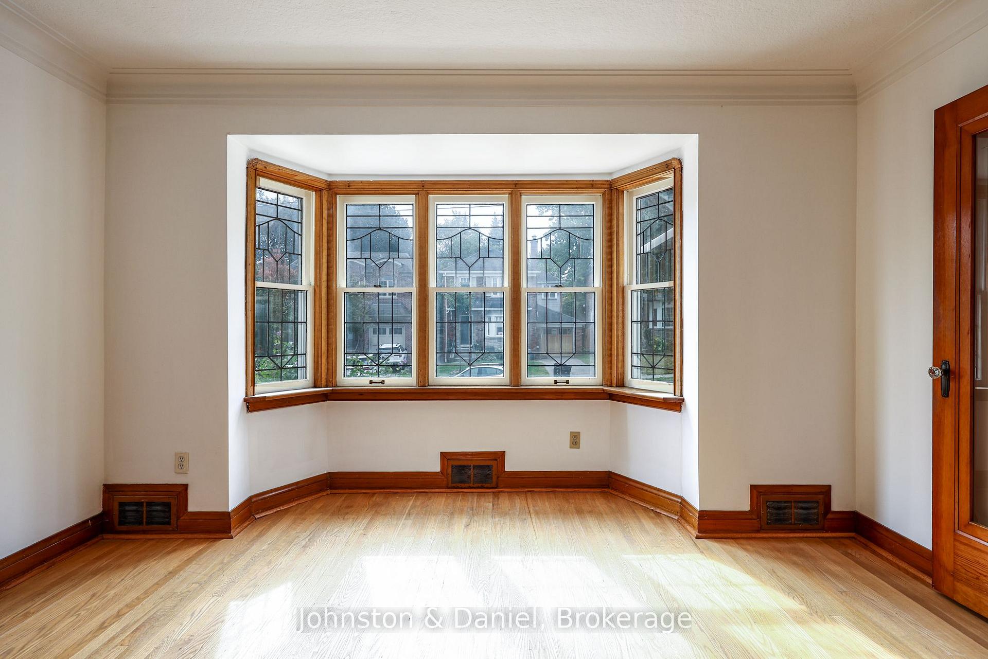 Photo 6 of 14 Annesley Avenue, Toronto, Leaside — HOMEH
