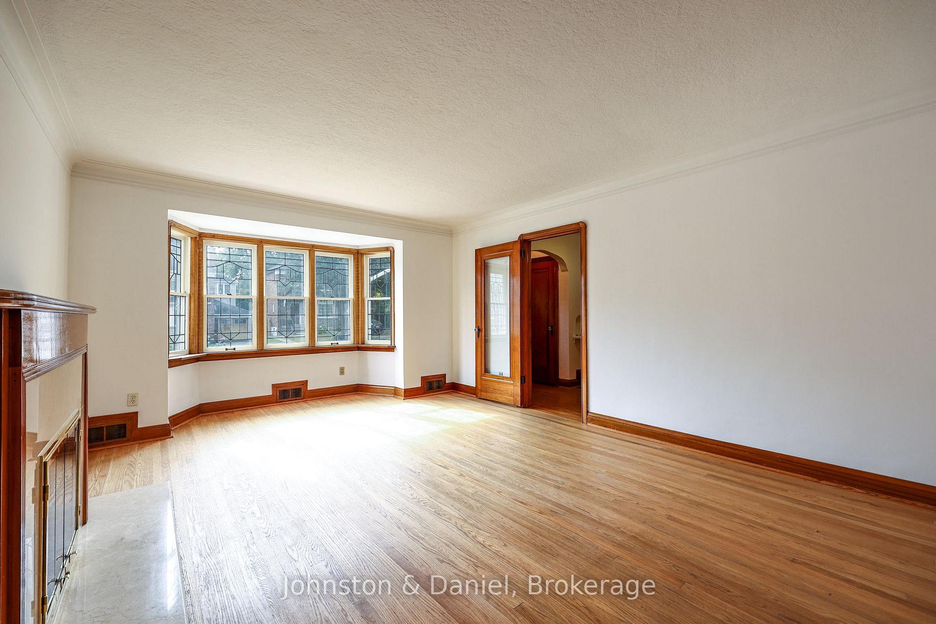 Photo 10 of 14 Annesley Avenue, Toronto, Leaside — HOMEH