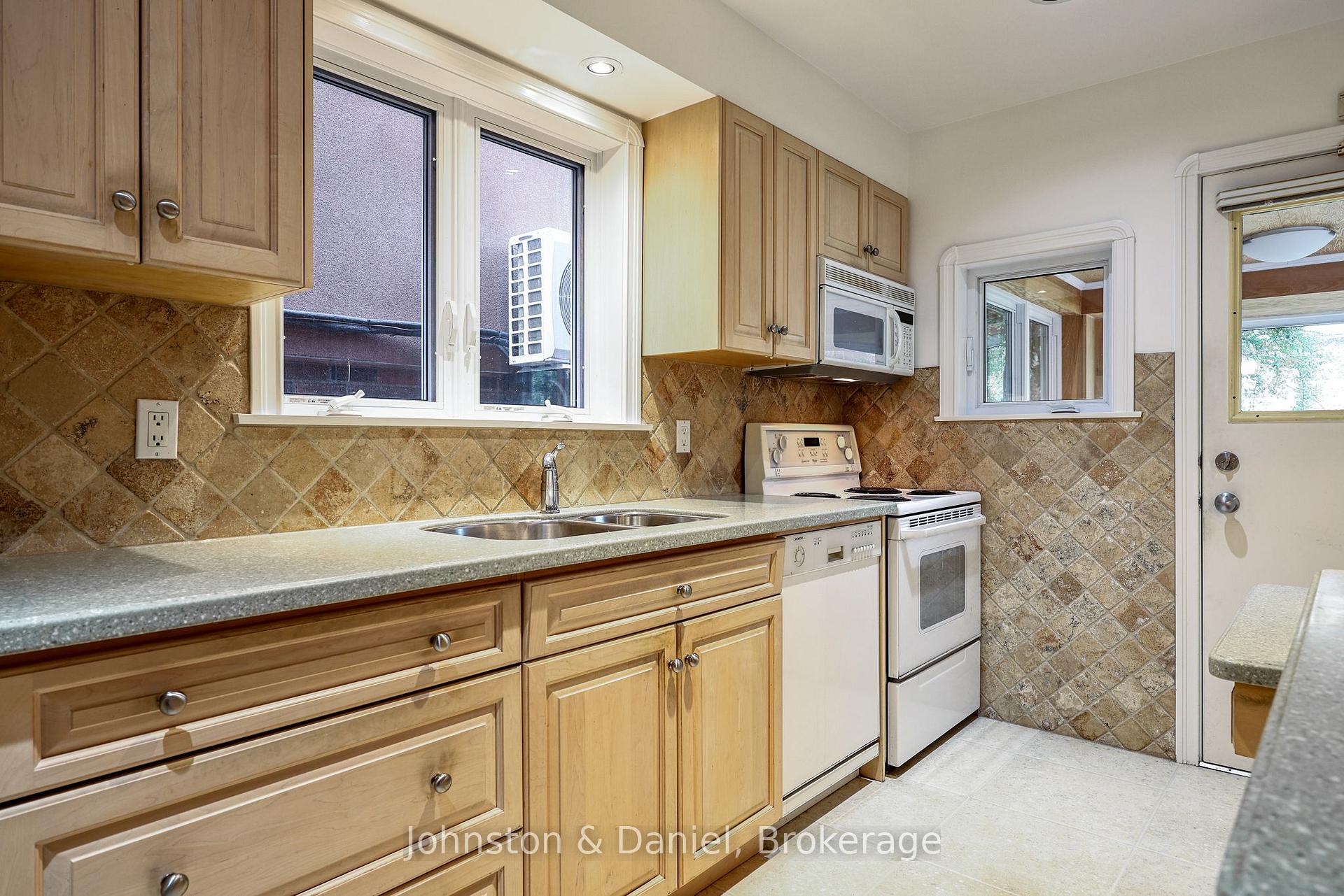 Photo 12 of 14 Annesley Avenue, Toronto, Leaside — HOMEH