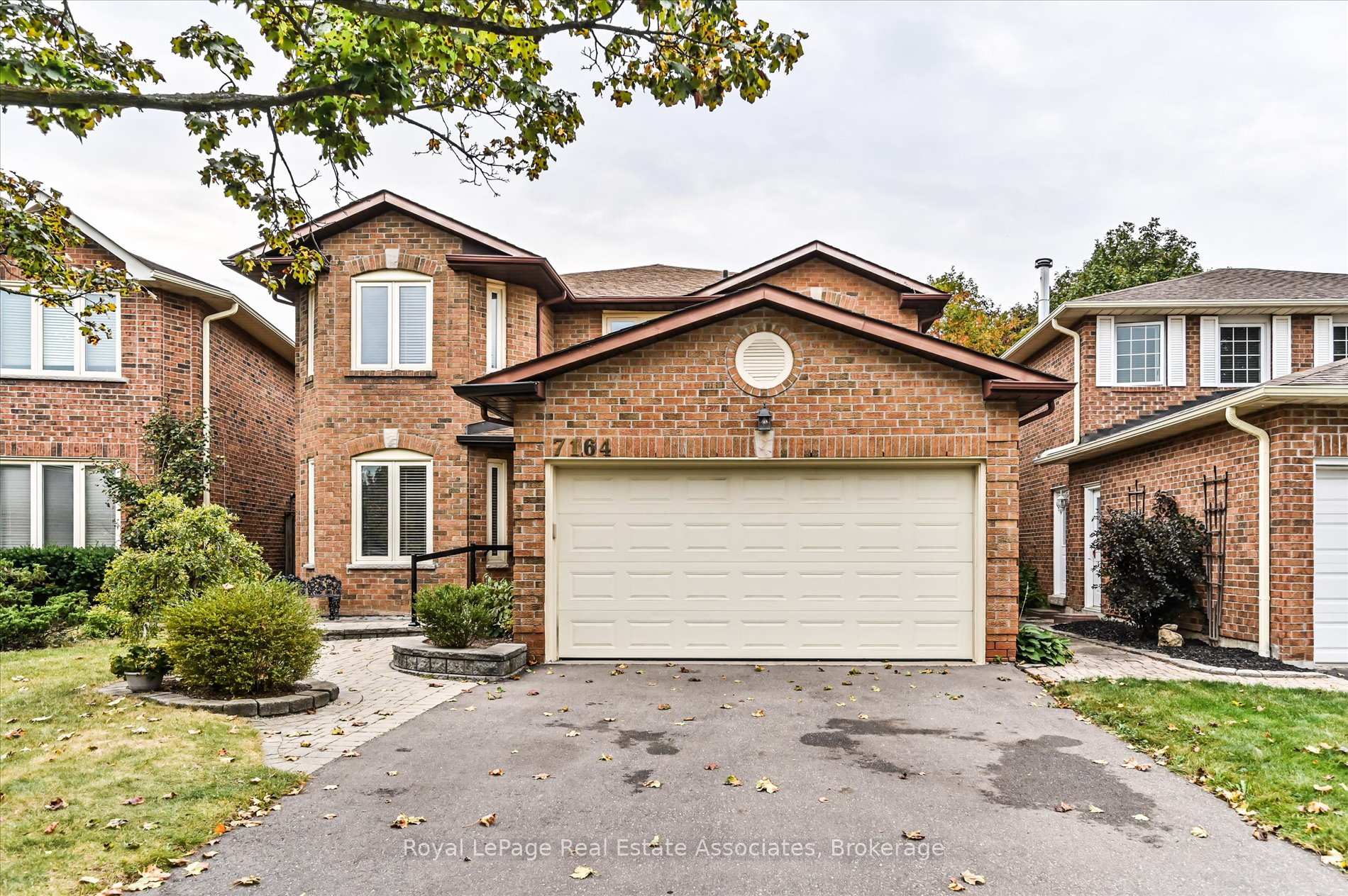 Photo 1 of 7164 Danton Promenade, Mississauga, Meadowvale — HOMEH