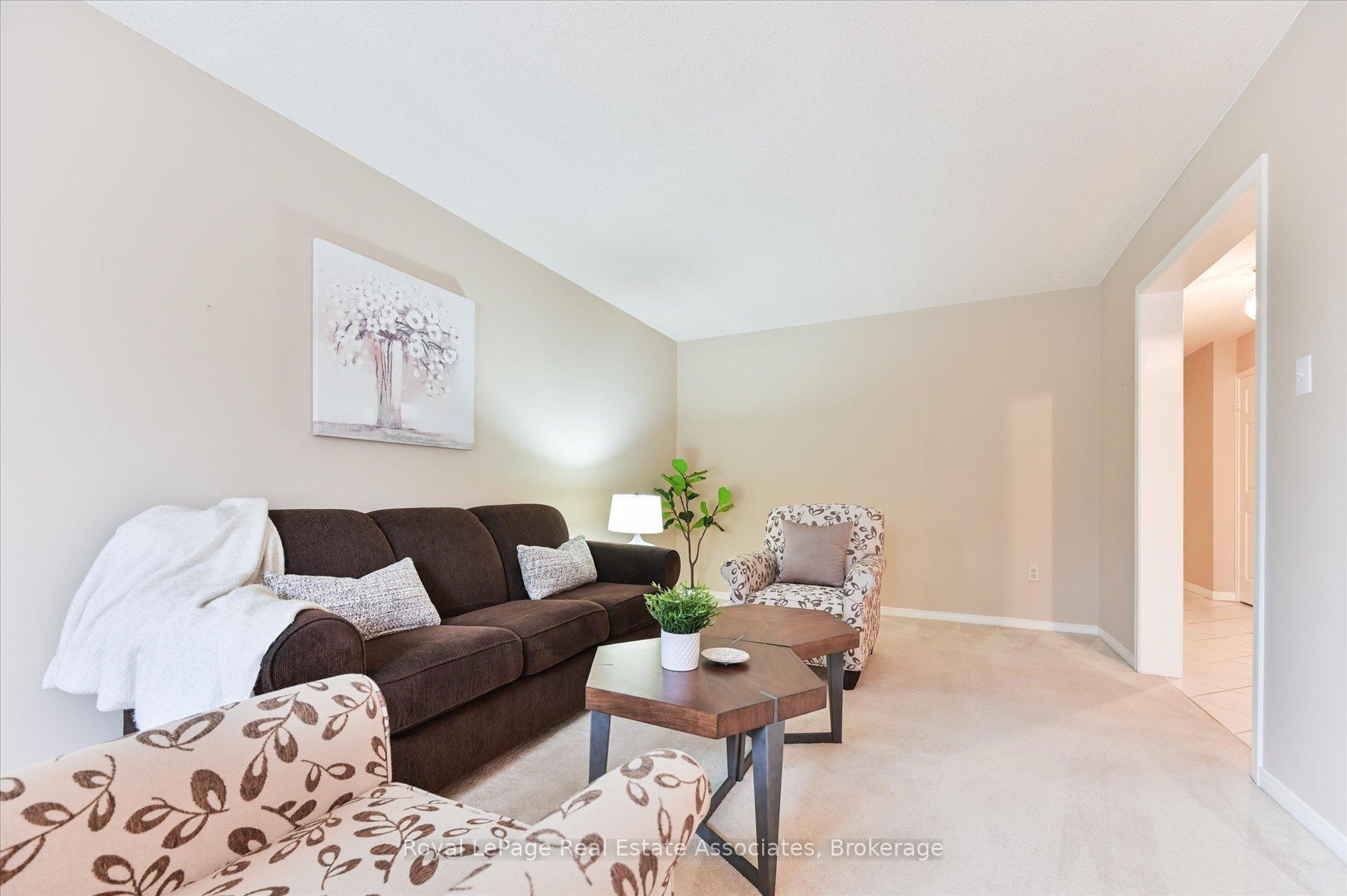 Photo 9 of 7164 Danton Promenade, Mississauga, Meadowvale — HOMEH