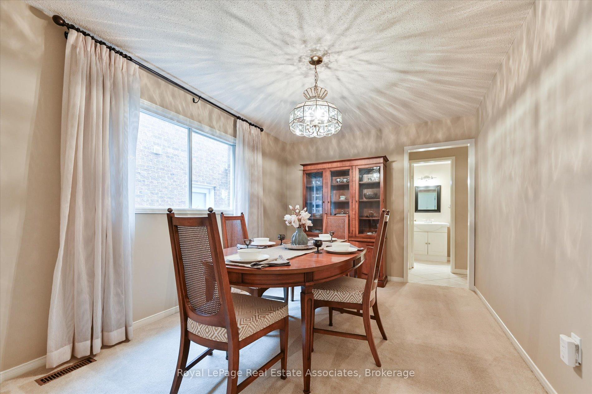 Photo 14 of 7164 Danton Promenade, Mississauga, Meadowvale — HOMEH