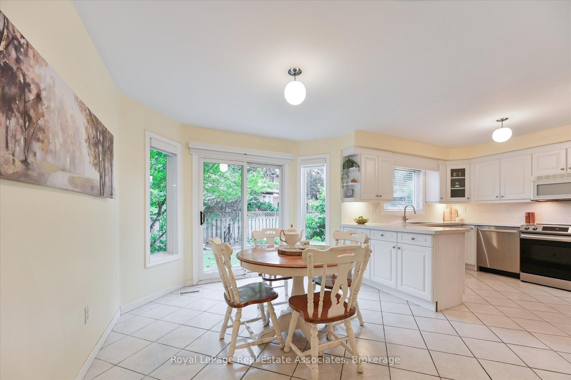 Photo 15 of 7164 Danton Promenade, Mississauga, Meadowvale — HOMEH
