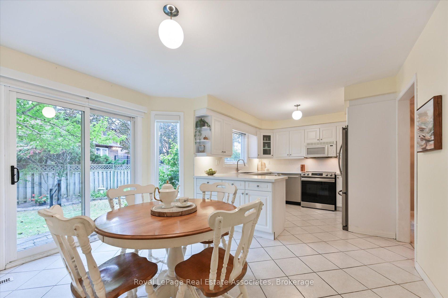 Photo 16 of 7164 Danton Promenade, Mississauga, Meadowvale — HOMEH