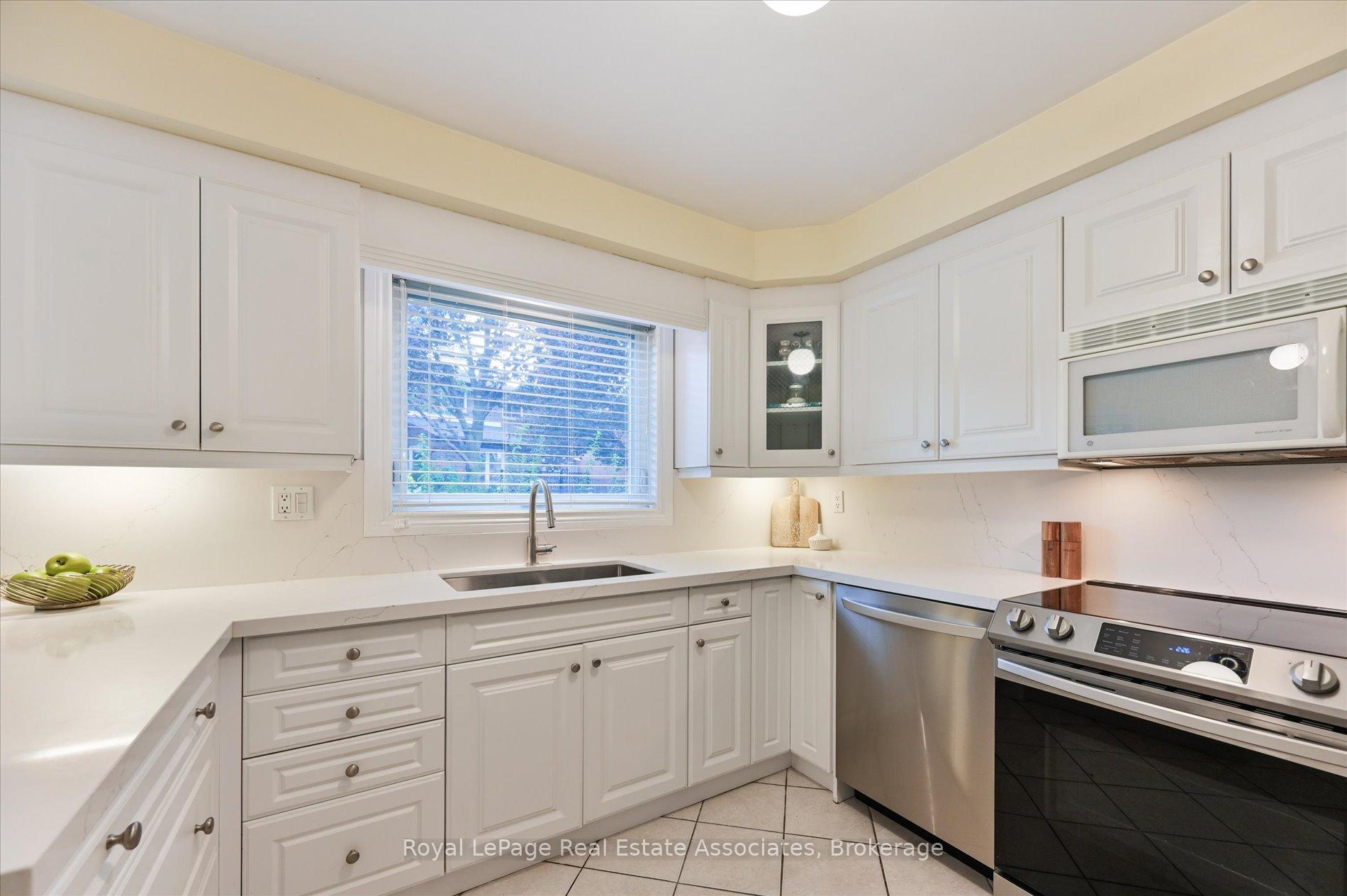 Photo 20 of 7164 Danton Promenade, Mississauga, Meadowvale — HOMEH