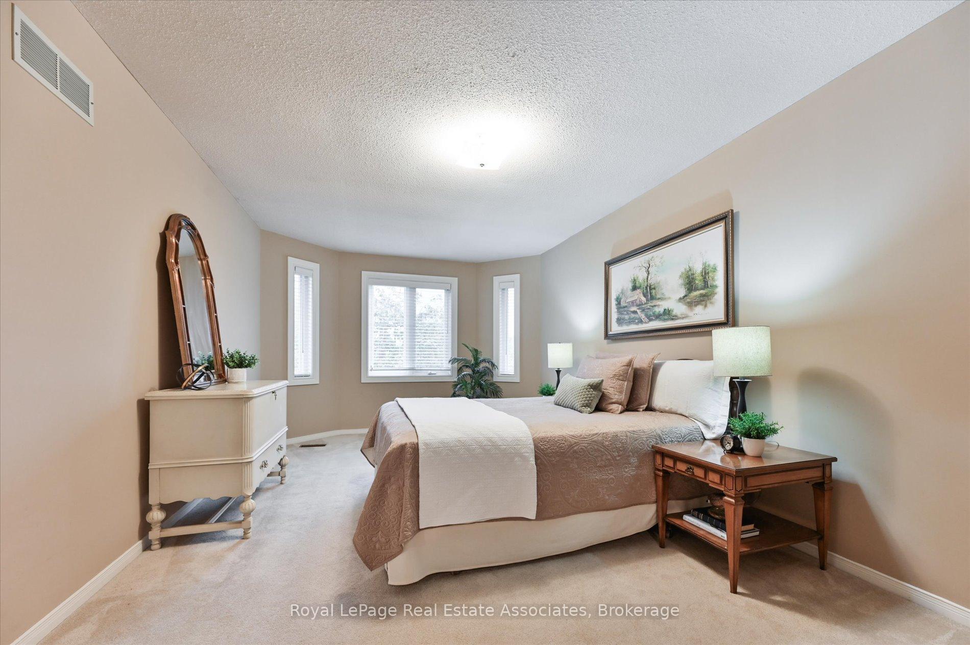 Photo 24 of 7164 Danton Promenade, Mississauga, Meadowvale — HOMEH