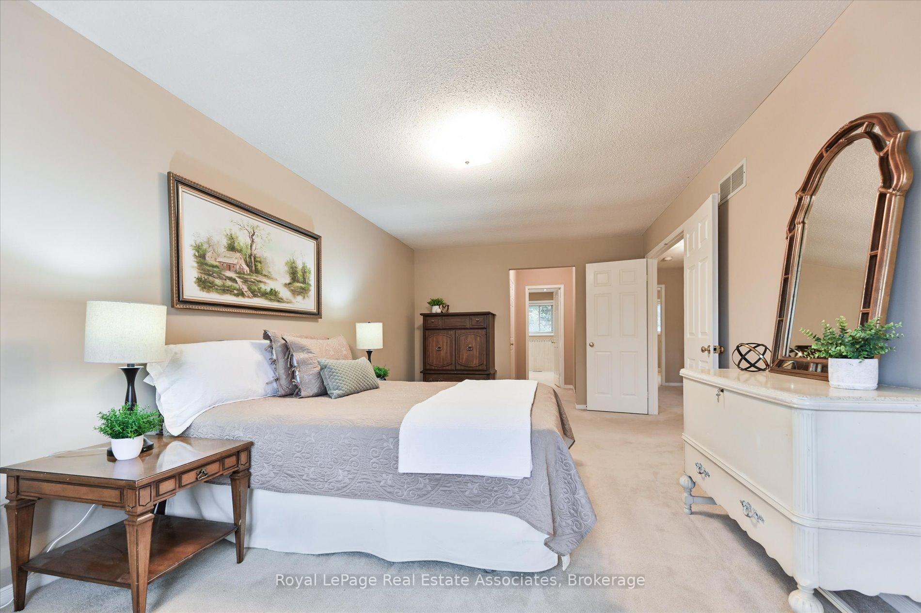 Photo 25 of 7164 Danton Promenade, Mississauga, Meadowvale — HOMEH