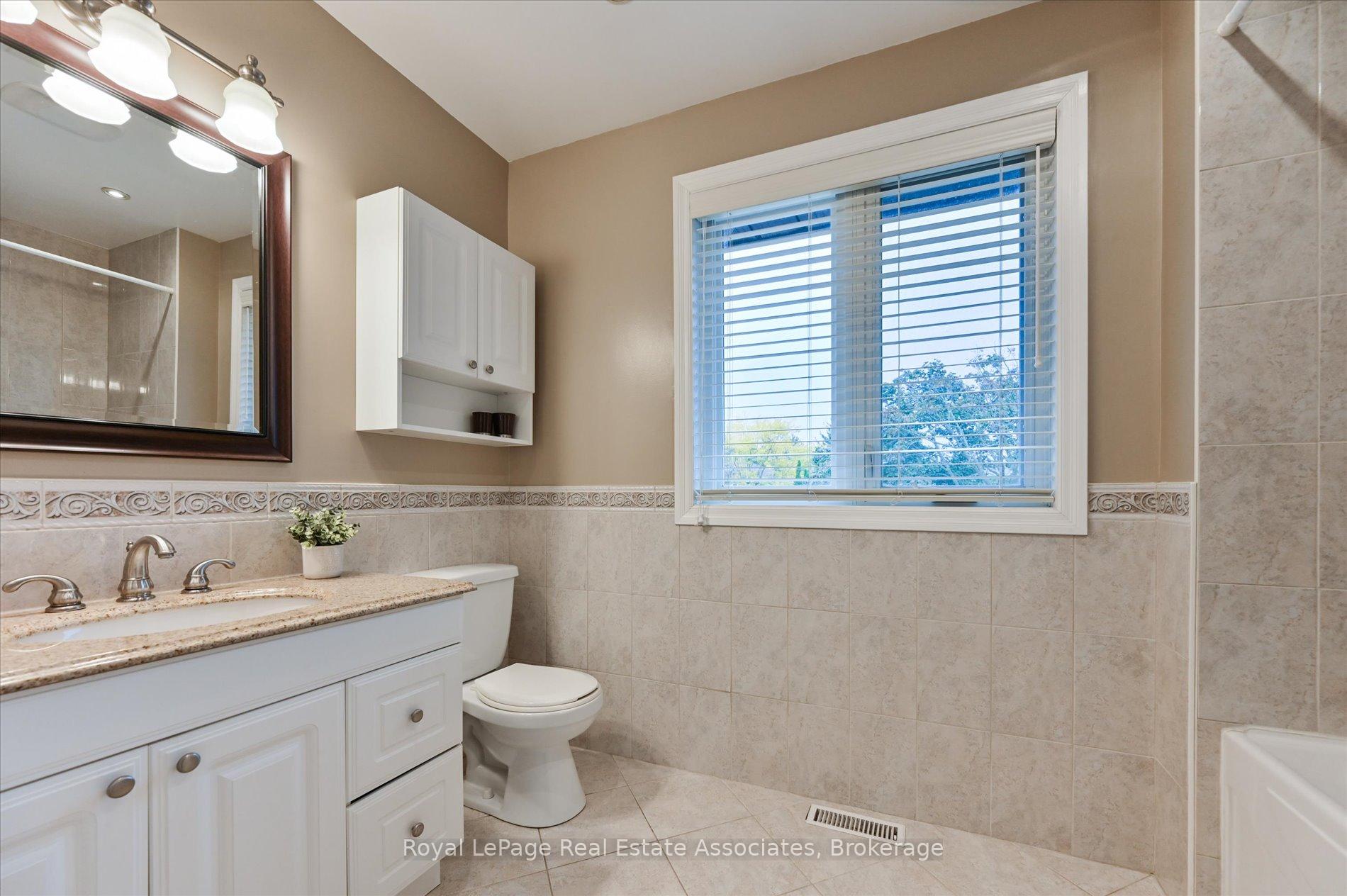Photo 32 of 7164 Danton Promenade, Mississauga, Meadowvale — HOMEH