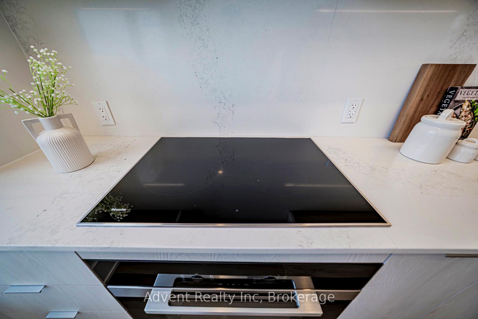 Photo 23 of Unit PH01, 8 Cedarland Drive, Markham, Unionville — HOMEH