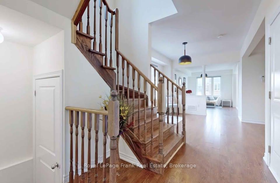 Photo 6 of 704 Latimer Way W, Peterborough, Monaghan Ward 2 — HOMEH