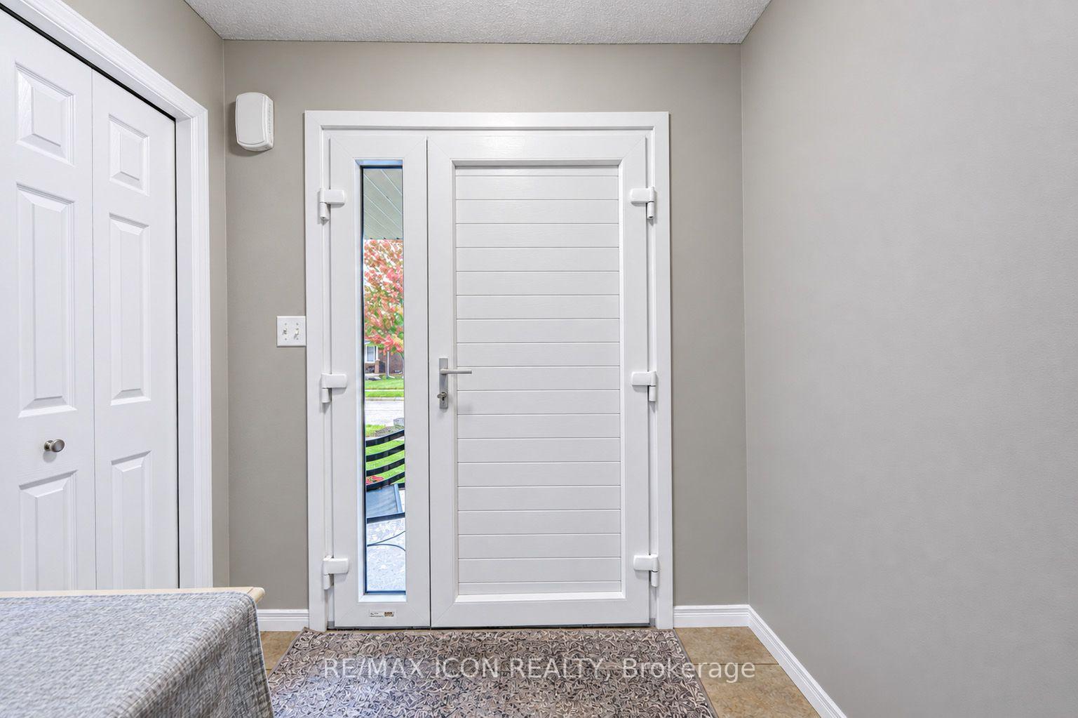 Photo 4 of 22 Poffenroth Path, Woolwich, Elmira — HOMEH