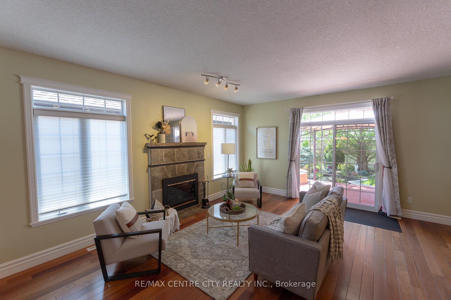 Photo 5 of 19 Hamilton Street, North Middlesex, Ailsa Craig — HOMEH