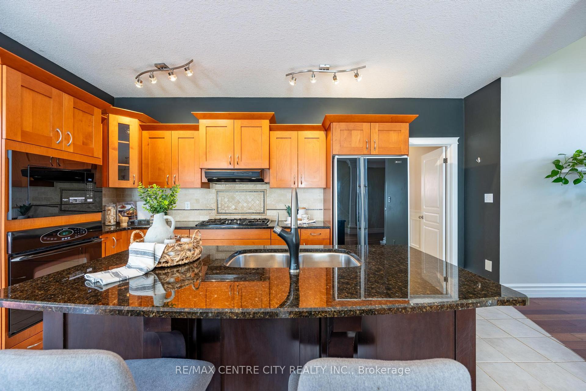 Photo 7 of 19 Hamilton Street, North Middlesex, Ailsa Craig — HOMEH