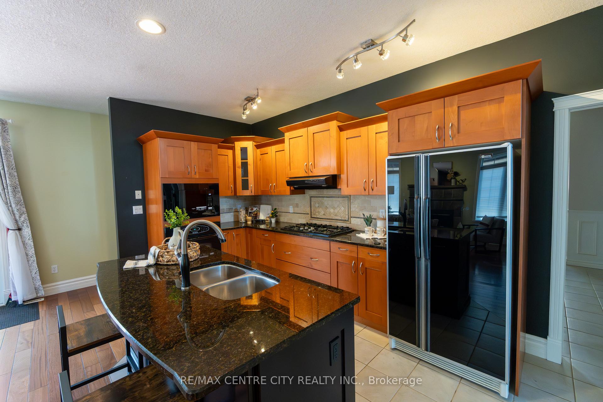 Photo 8 of 19 Hamilton Street, North Middlesex, Ailsa Craig — HOMEH