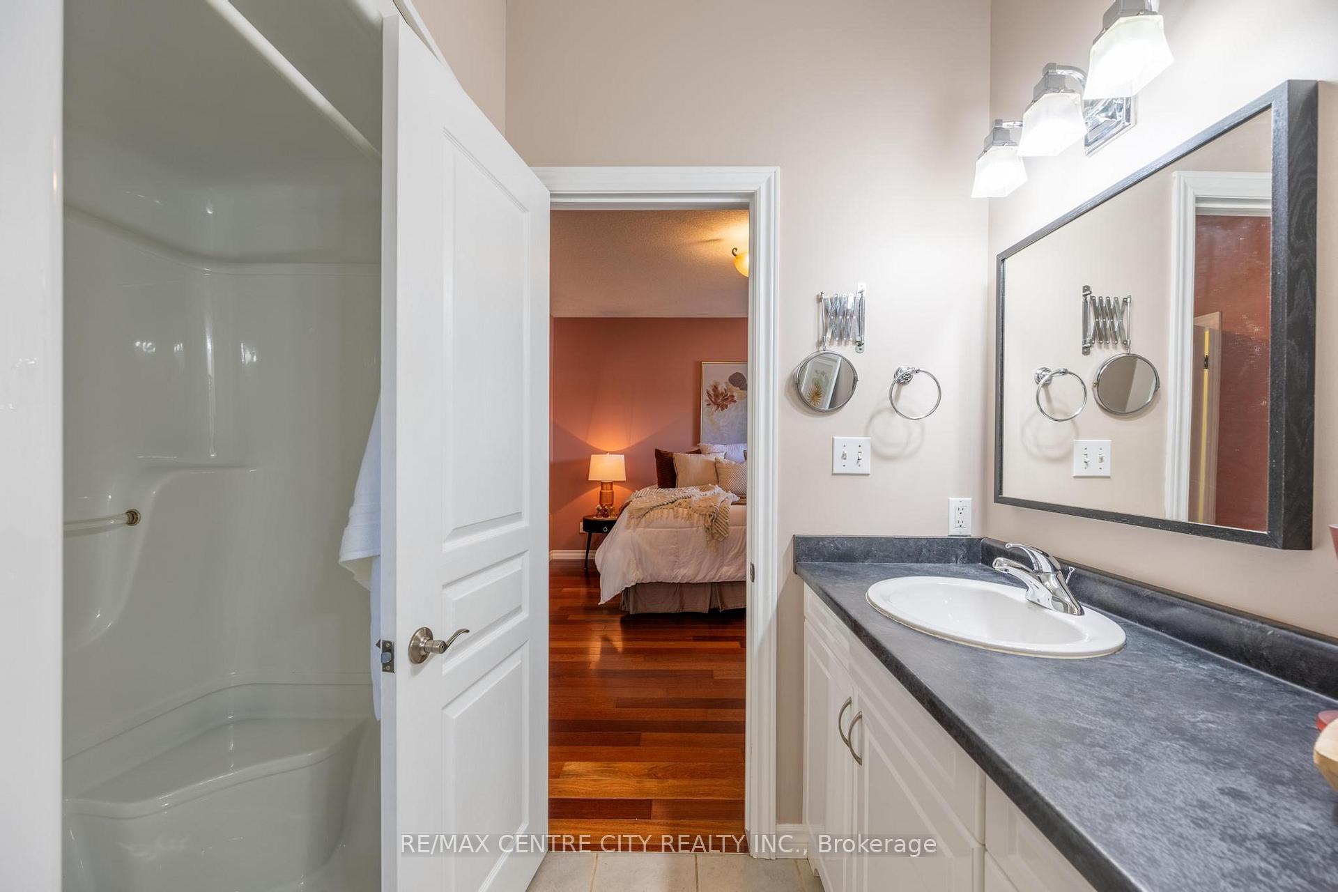 Photo 20 of 19 Hamilton Street, North Middlesex, Ailsa Craig — HOMEH