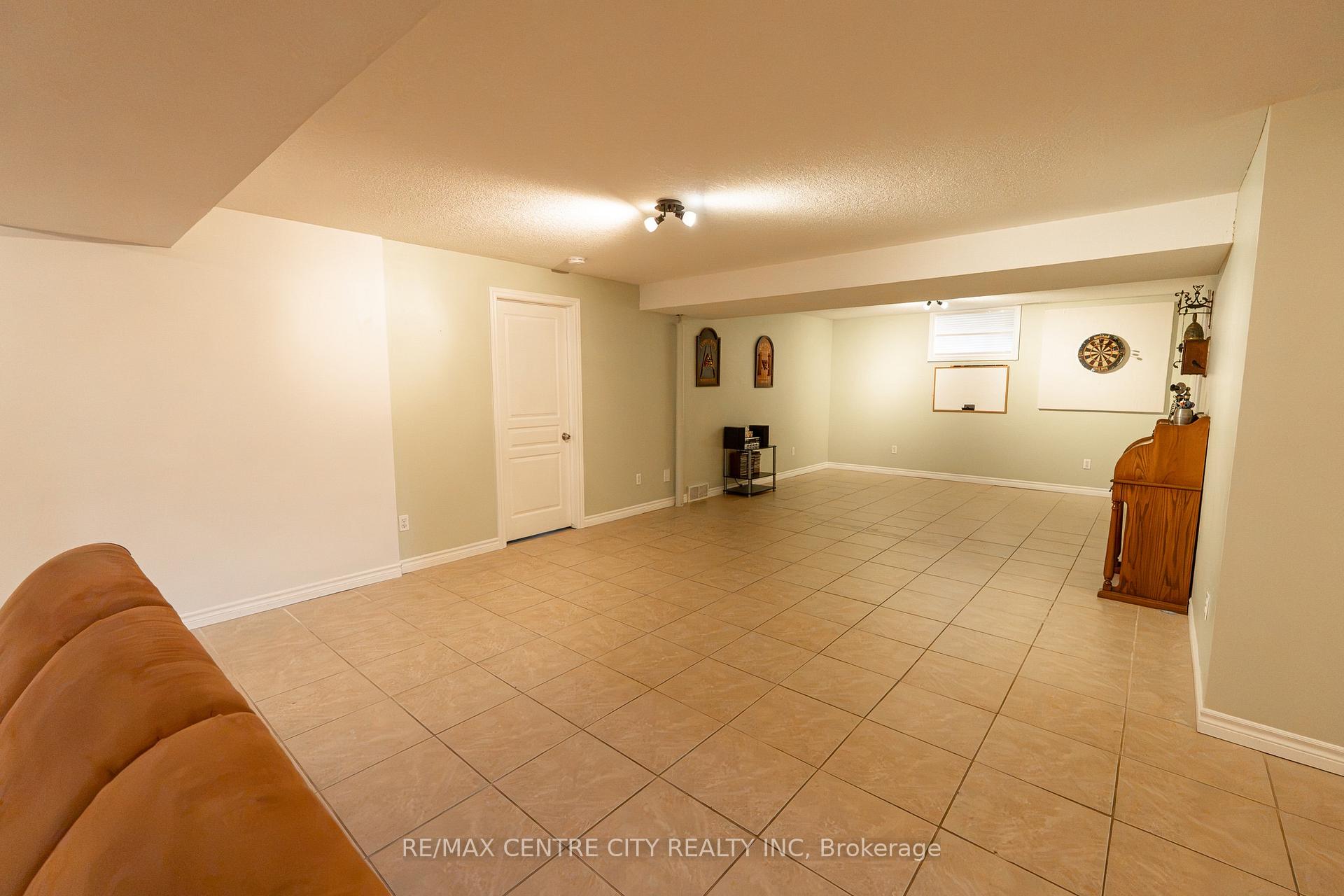 Photo 27 of 19 Hamilton Street, North Middlesex, Ailsa Craig — HOMEH