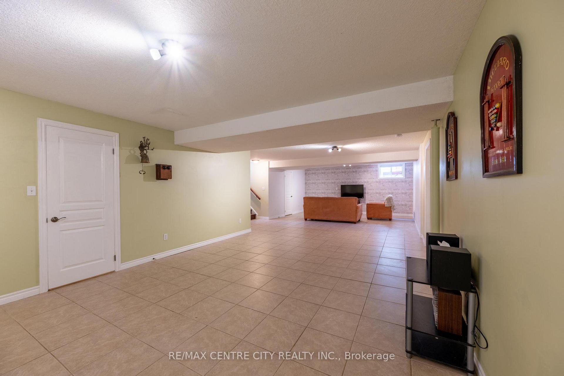 Photo 28 of 19 Hamilton Street, North Middlesex, Ailsa Craig — HOMEH