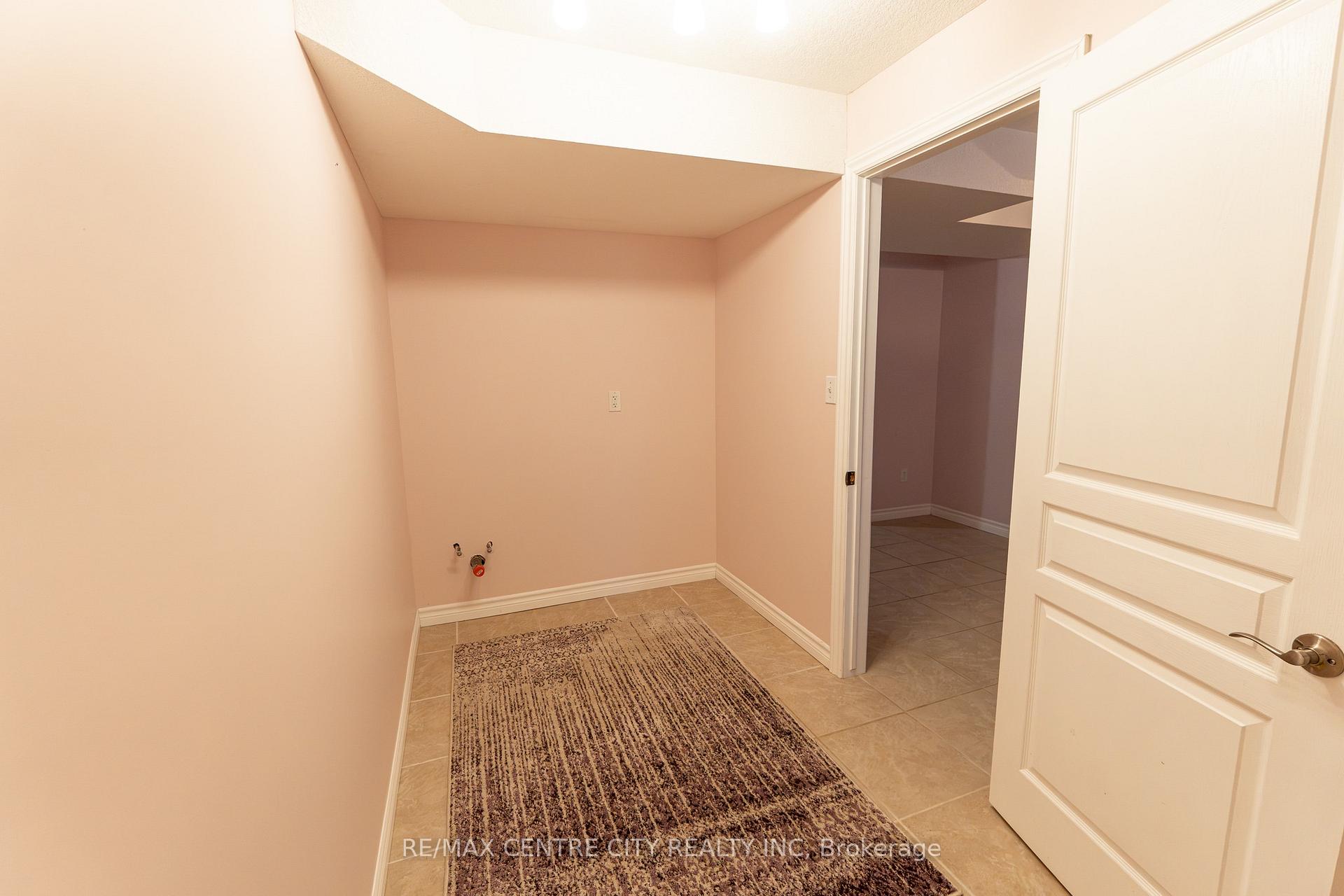 Photo 32 of 19 Hamilton Street, North Middlesex, Ailsa Craig — HOMEH