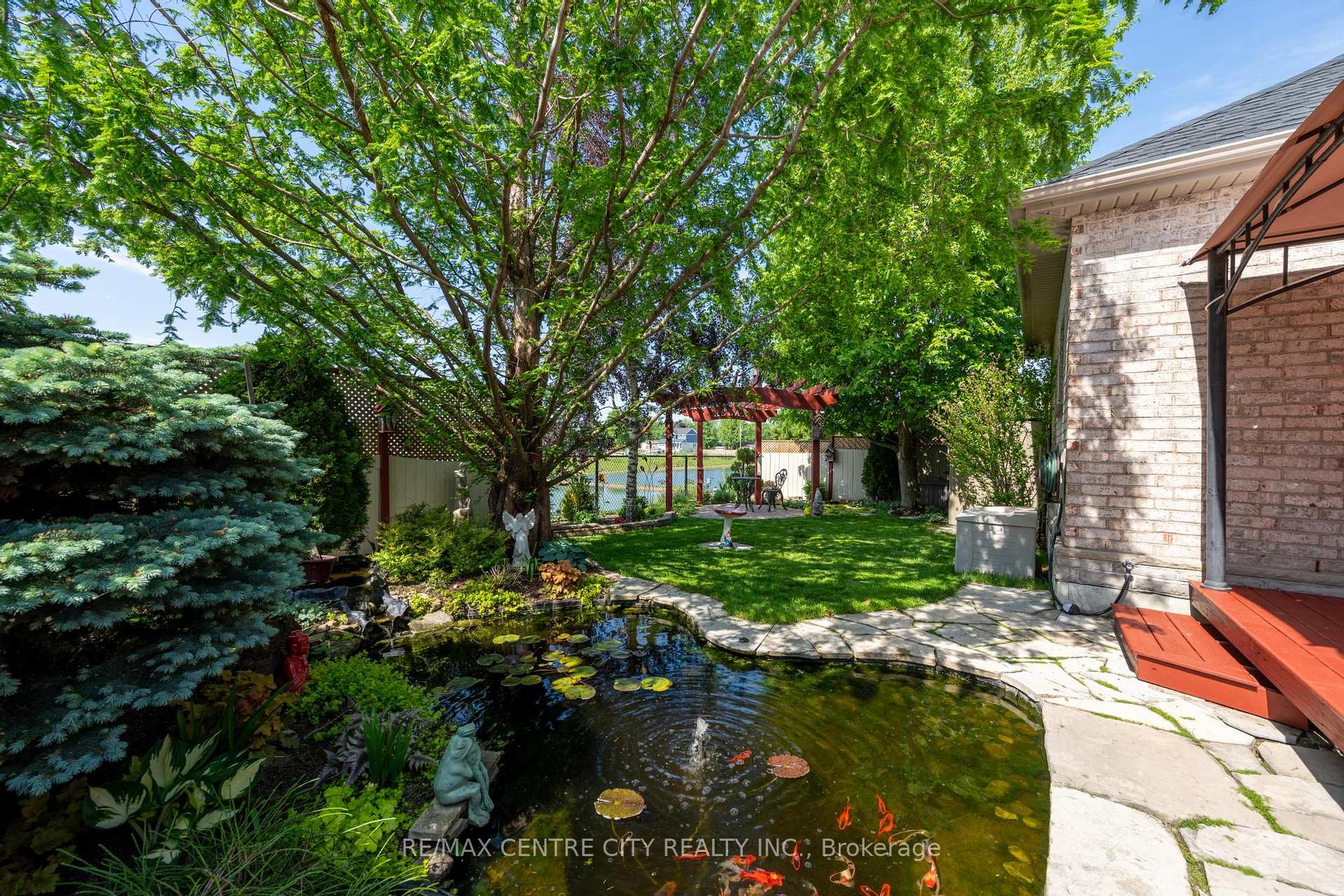 Photo 36 of 19 Hamilton Street, North Middlesex, Ailsa Craig — HOMEH