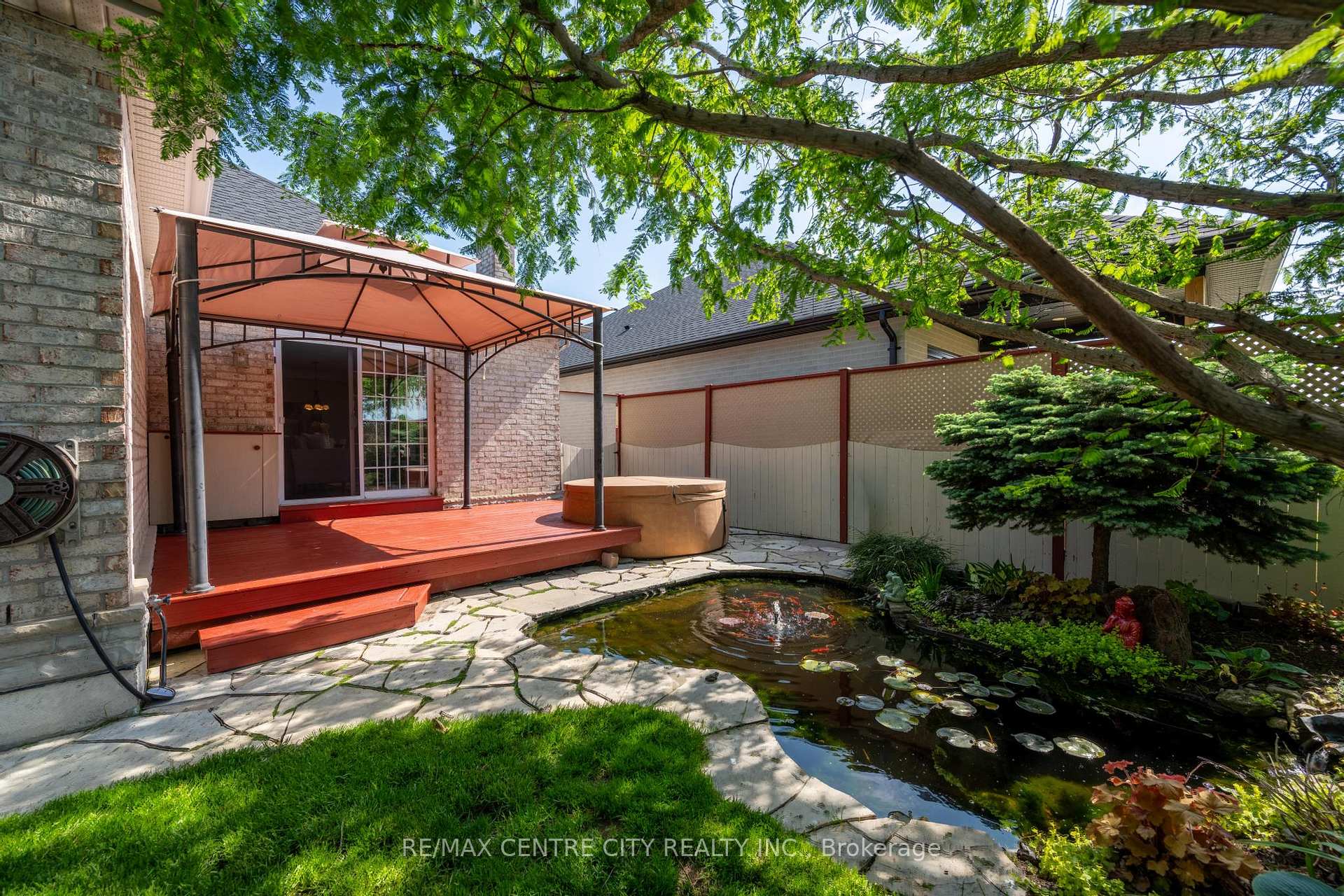 Photo 37 of 19 Hamilton Street, North Middlesex, Ailsa Craig — HOMEH