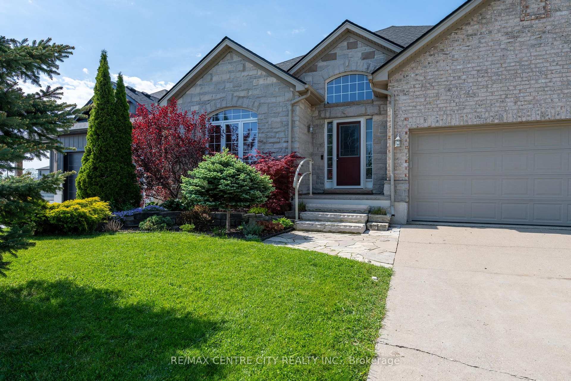 Photo 48 of 19 Hamilton Street, North Middlesex, Ailsa Craig — HOMEH