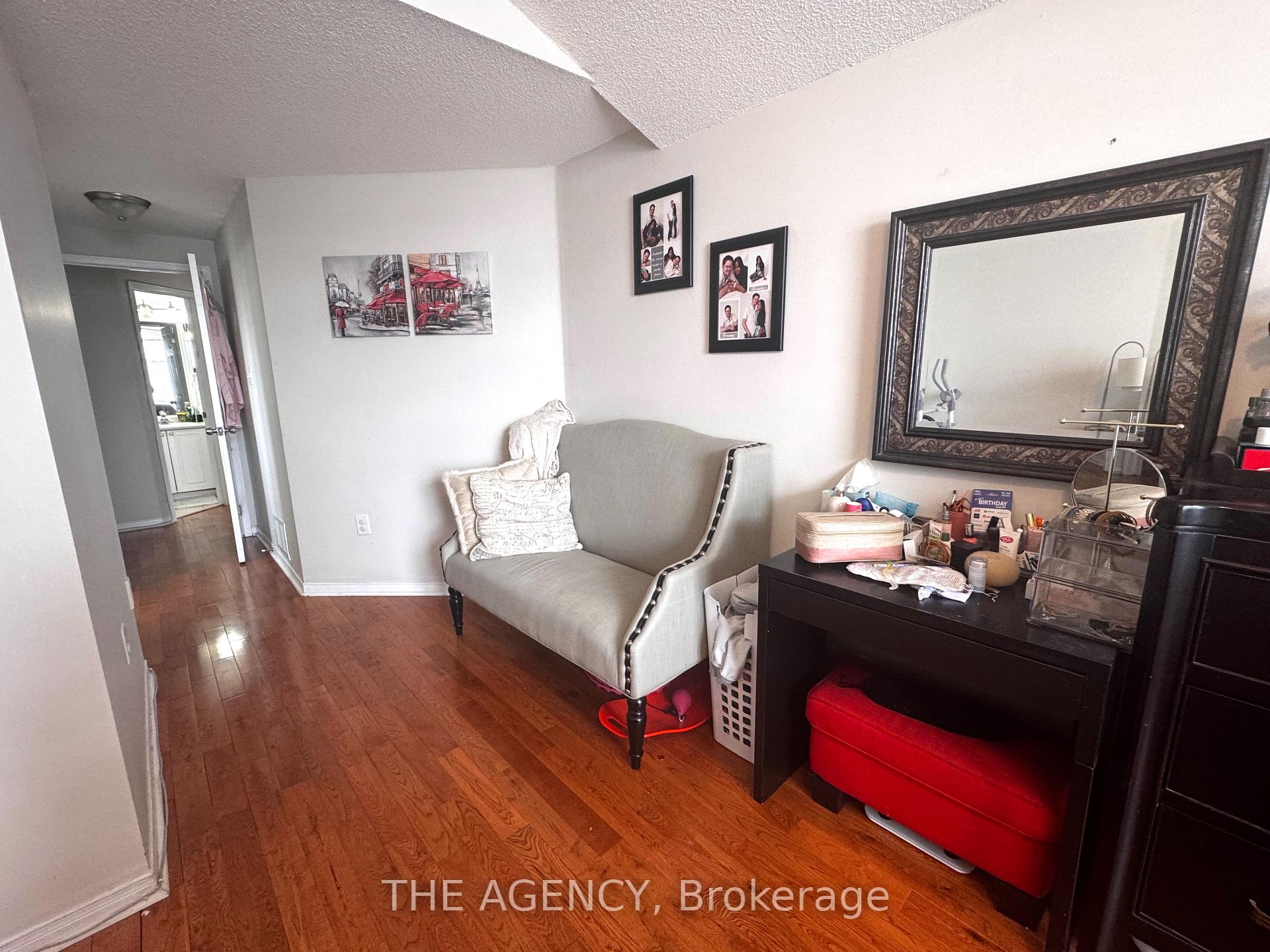 Photo 9 of 18 Srigley Street, Barrie, Holly — HOMEH