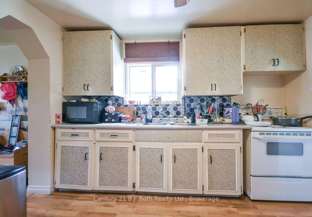 Photo 6 of 246 Gill Street, Orillia — HOMEH
