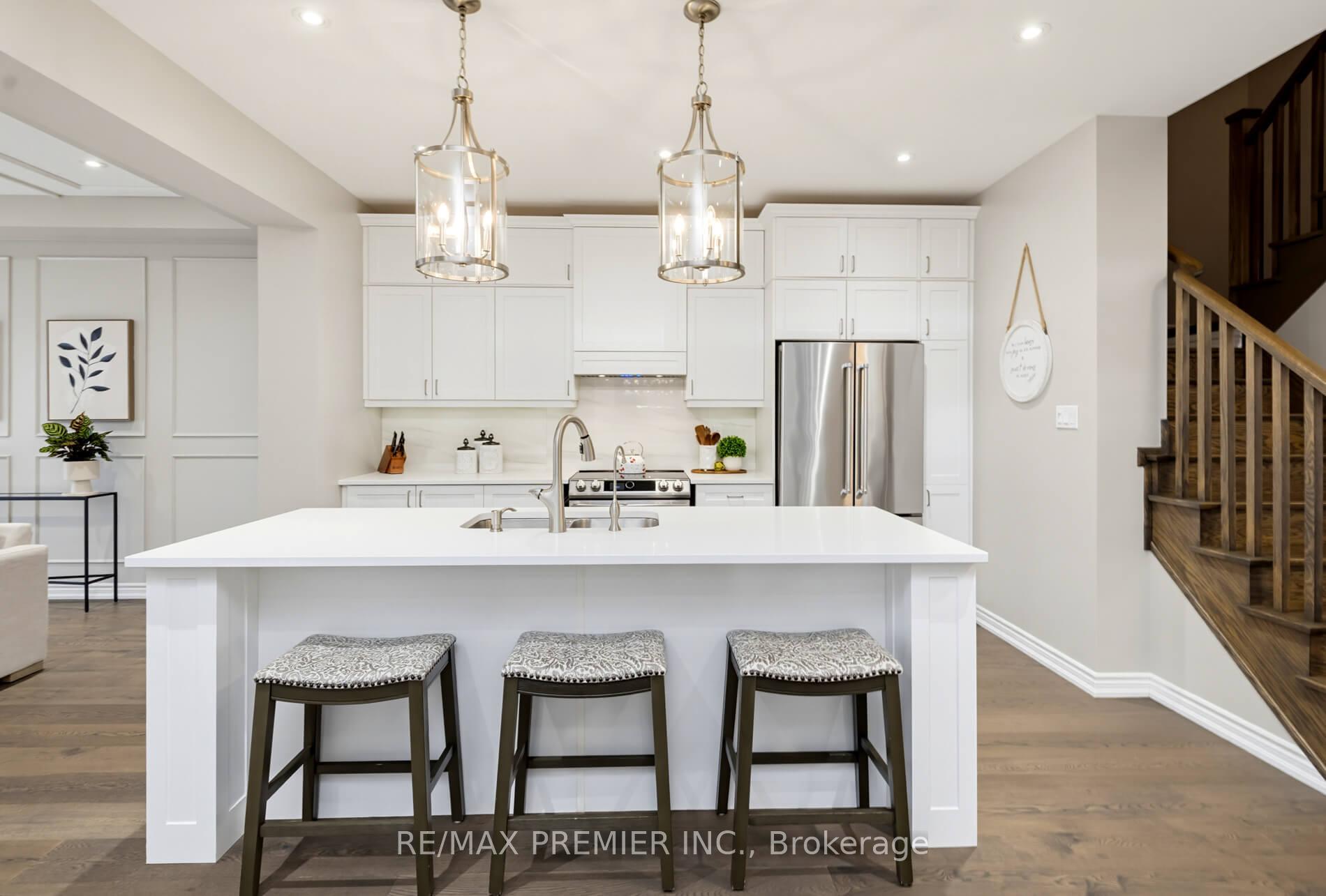 Photo 11 of 453 Kleinburg Summit Way, Vaughan, Kleinburg — HOMEH