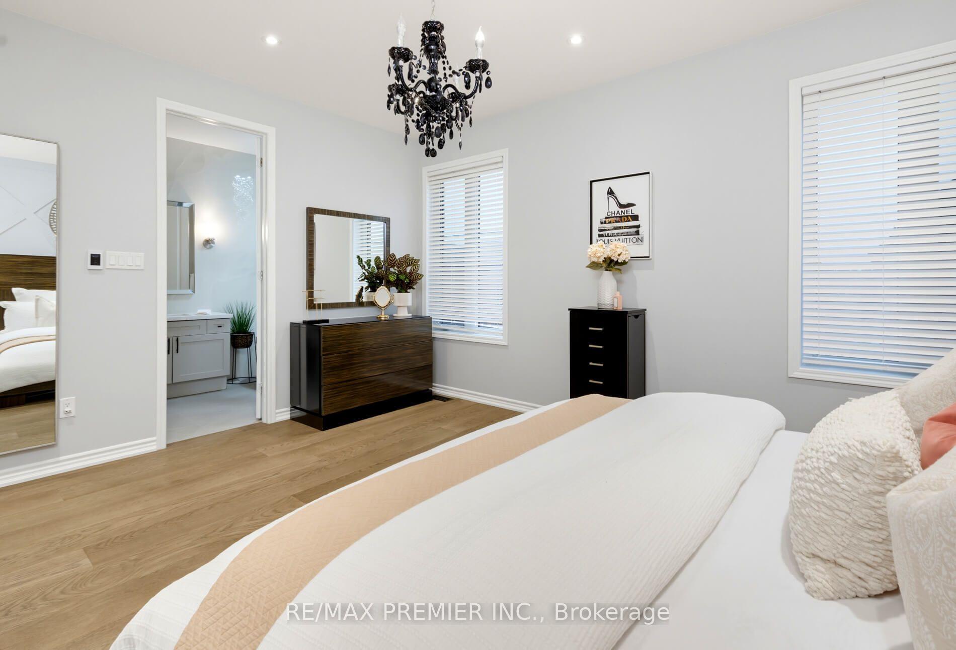 Photo 25 of 453 Kleinburg Summit Way, Vaughan, Kleinburg — HOMEH