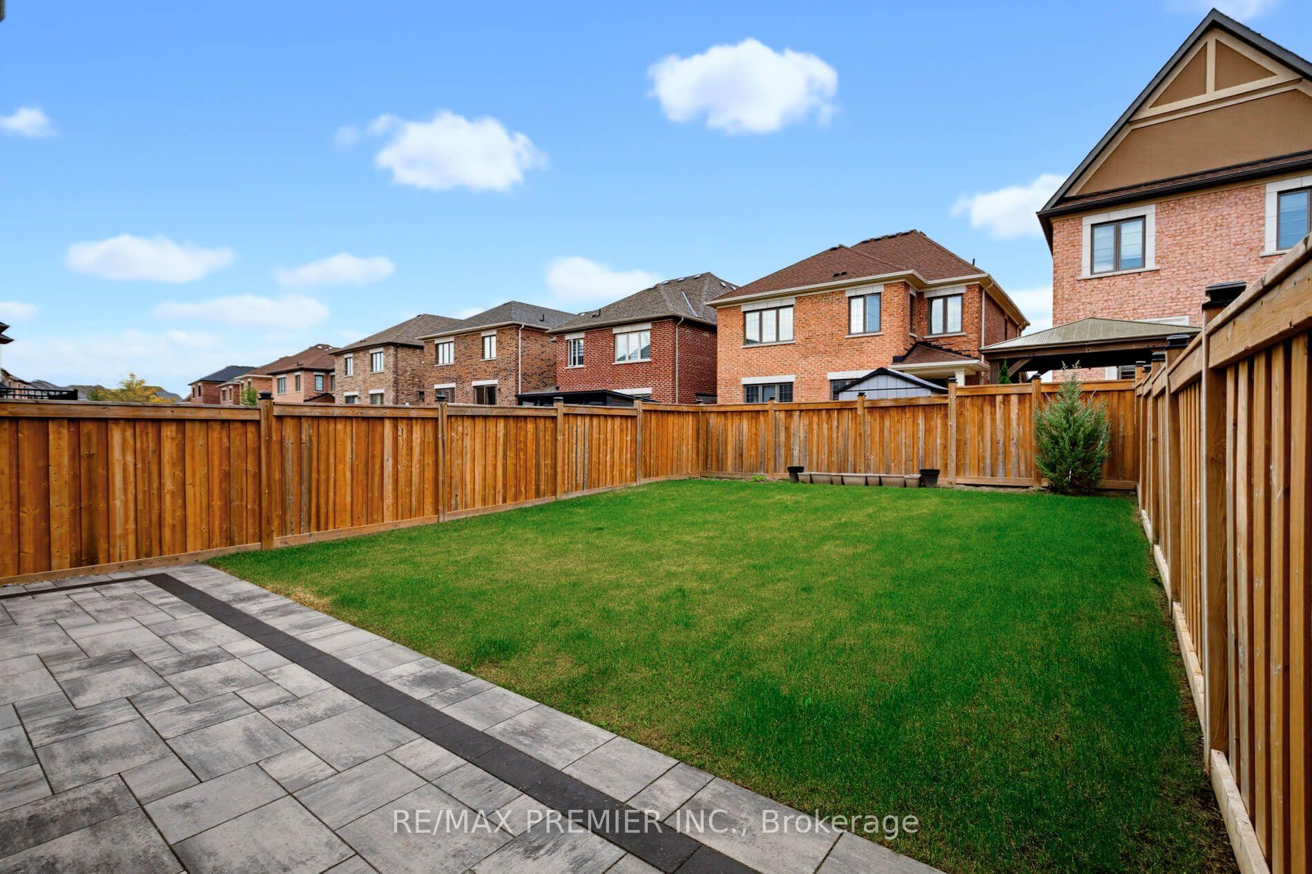 Photo 42 of 453 Kleinburg Summit Way, Vaughan, Kleinburg — HOMEH