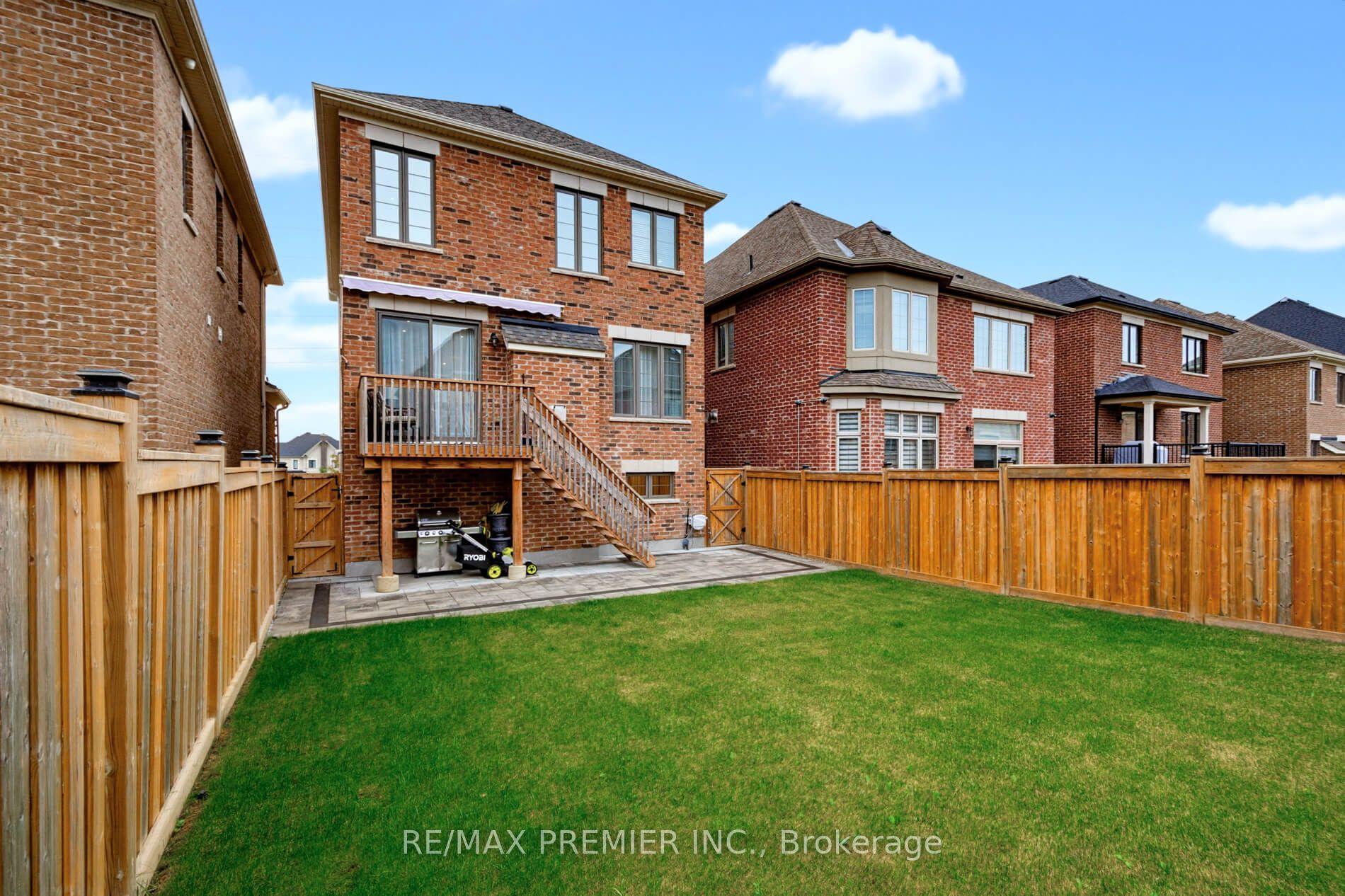 Photo 43 of 453 Kleinburg Summit Way, Vaughan, Kleinburg — HOMEH