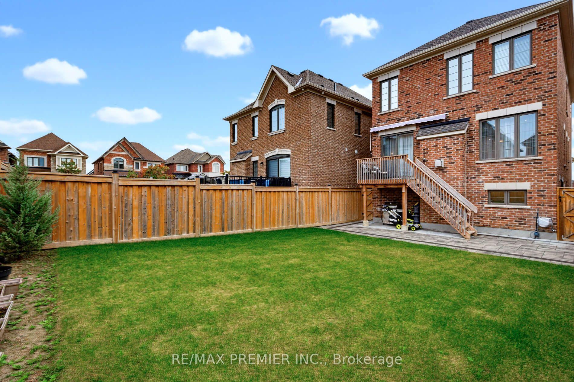 Photo 44 of 453 Kleinburg Summit Way, Vaughan, Kleinburg — HOMEH