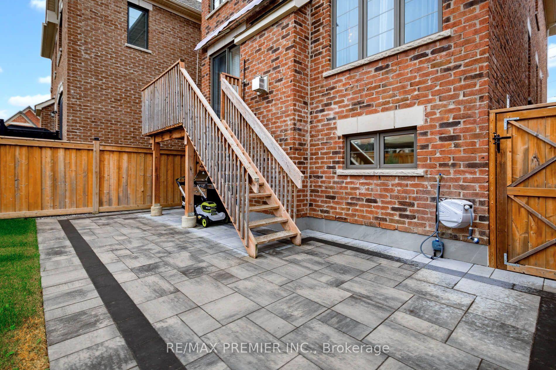 Photo 45 of 453 Kleinburg Summit Way, Vaughan, Kleinburg — HOMEH