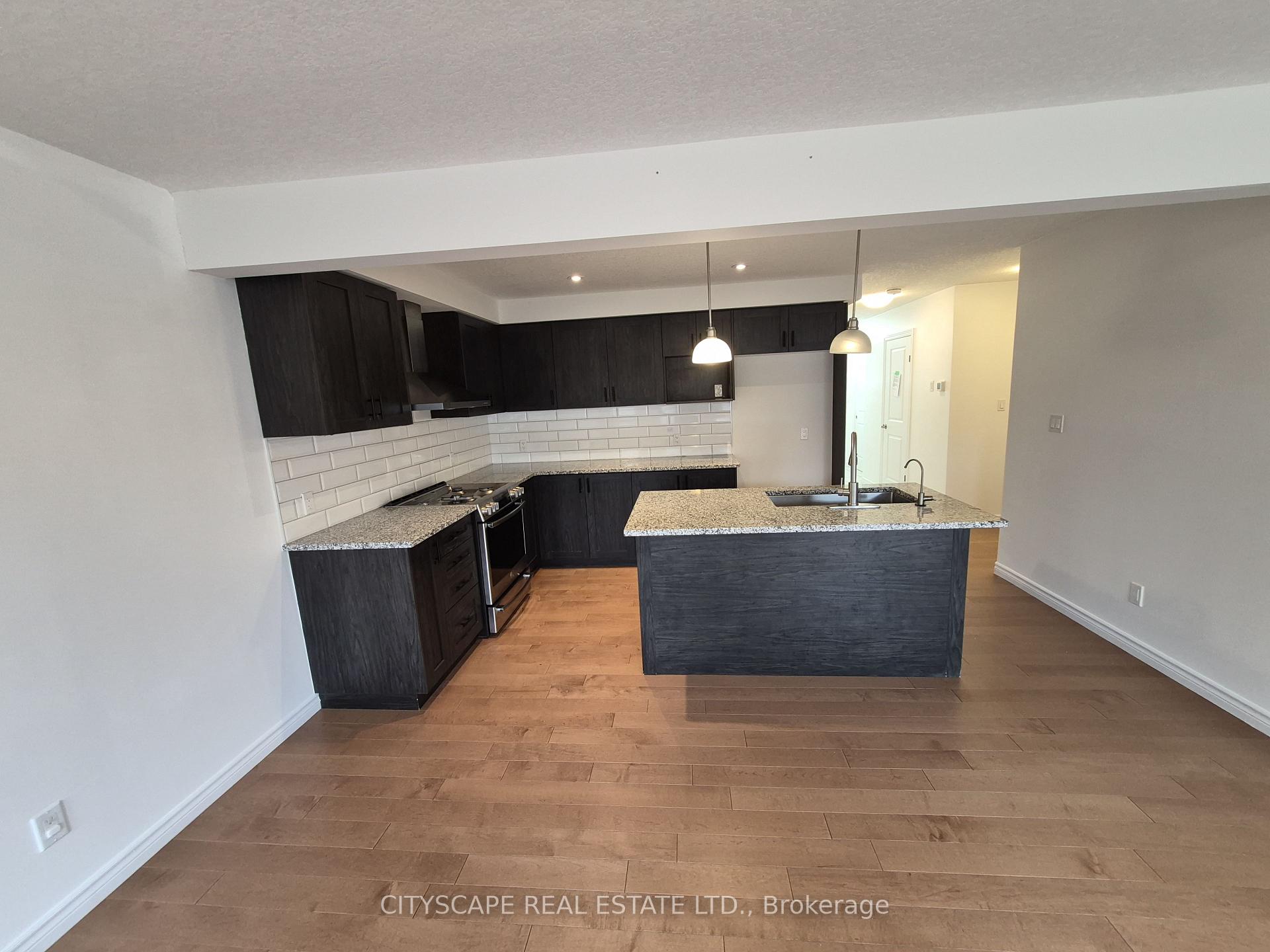 Photo 3 of Unit 16, 125 Hollybrook Trail, Kitchener, Doon South — HOMEH