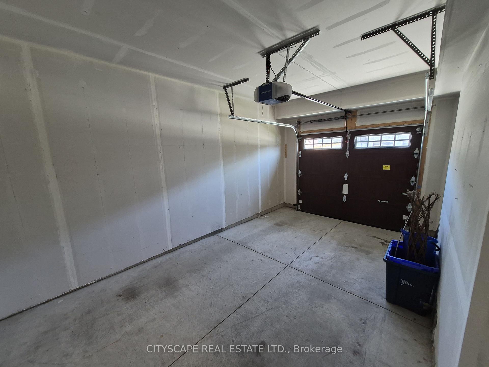 Photo 15 of Unit 16, 125 Hollybrook Trail, Kitchener, Doon South — HOMEH